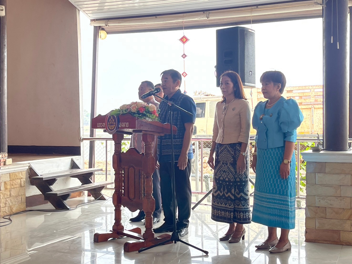 พช.หนองคาย ร่วมกับ อบจ.หนองคาย สืบสานอนุรักษ์ศิลป์ผ้าถิ่นไทย ดํารงไว้ในแผ่นดิน จัดโครงการสืบสานภูมิปัญญาผ้าไทย “เสน่ห์ผ้า เสน่ห์เมืองหนองคาย”