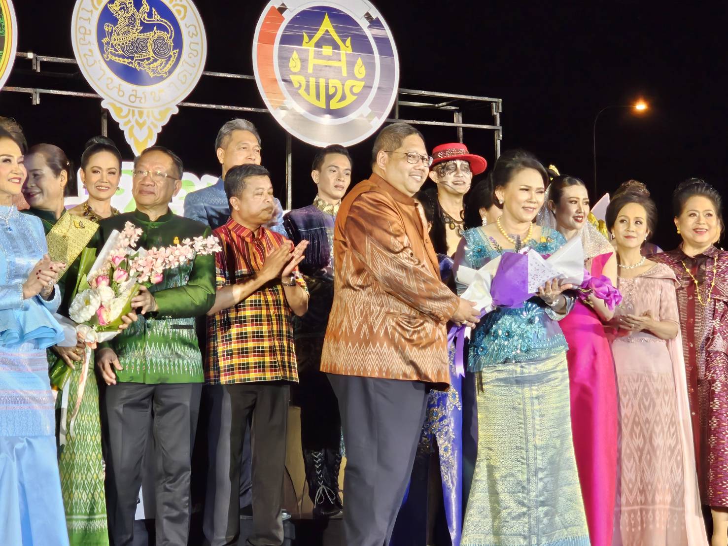 จังหวัดหนองคาย เดินแบบผ้าไทยเพื่อการกุศล “ผ้าไทย ใส่ให้สนุก” ประจำปี พ.ศ. 2567 “เสน่ห์ผ้า เสน่ห์เมืองหนองคาย”