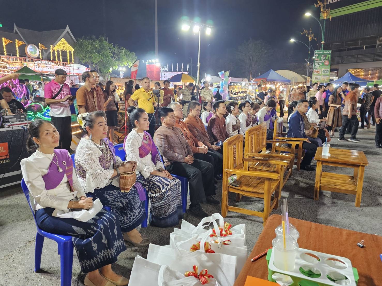 พช.หนองคาย ยกขบวนสินค้าผลิตภัณฑ์ชุมชน ของดี OTOP มาจัดแสดงและจำหน่าย ในงาน “ฉลองอนุสาวรีย์ปราบฮ่อ ใต้ร่มพระบารมี 197 ปี เมืองหนองคาย และงานกาชาด พ.ศ.2567”