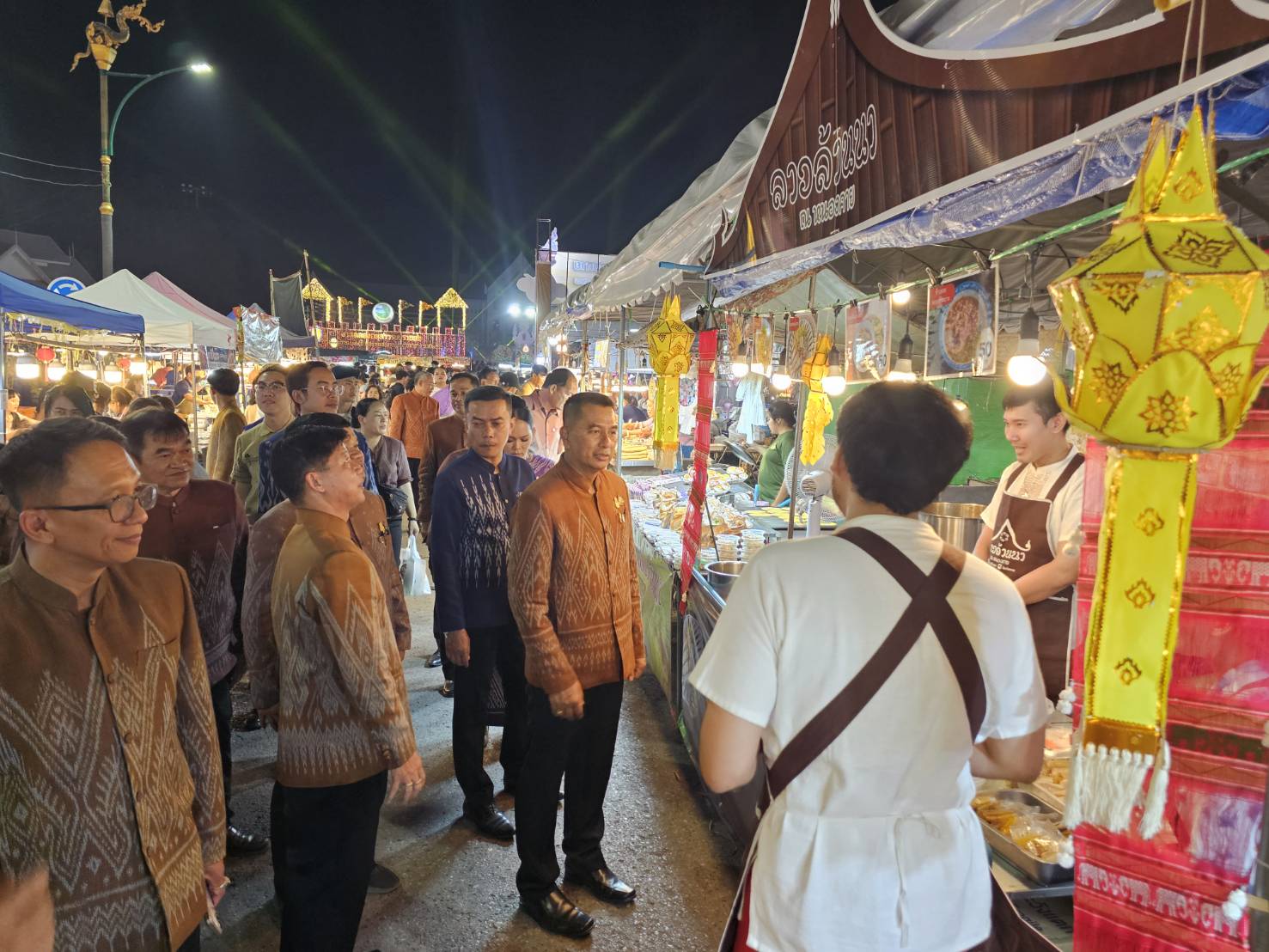 พช.หนองคาย ยกขบวนสินค้าผลิตภัณฑ์ชุมชน ของดี OTOP มาจัดแสดงและจำหน่าย ในงาน “ฉลองอนุสาวรีย์ปราบฮ่อ ใต้ร่มพระบารมี 197 ปี เมืองหนองคาย และงานกาชาด พ.ศ.2567”