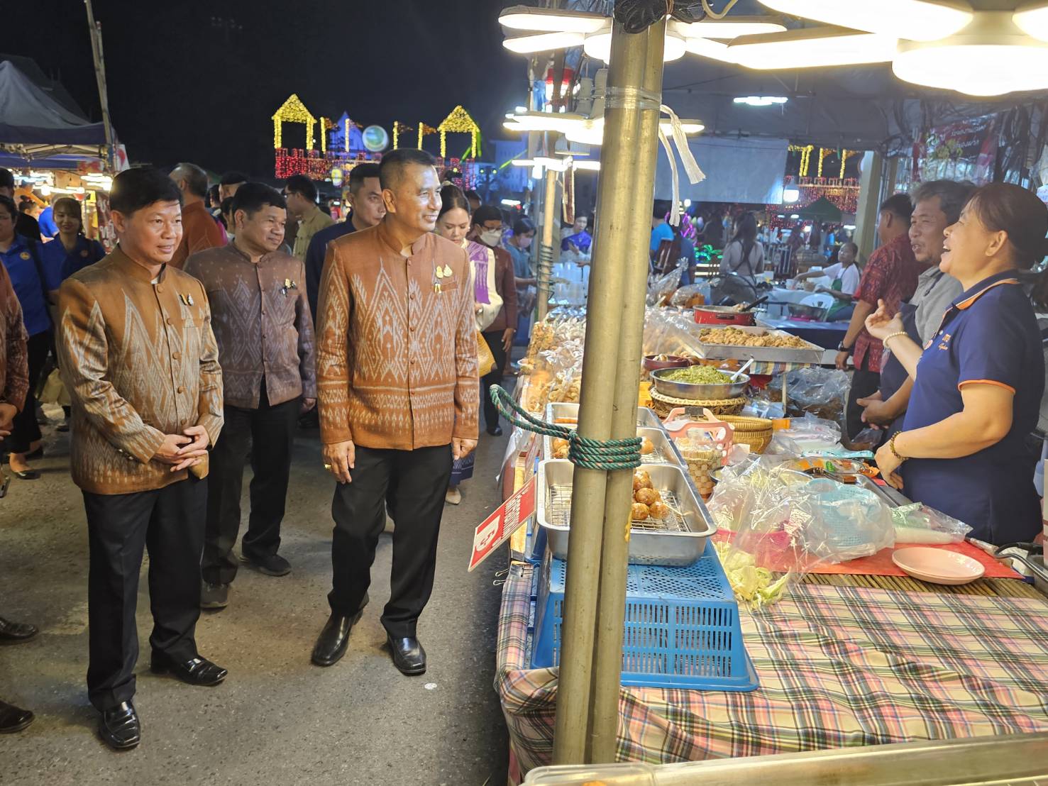 พช.หนองคาย ยกขบวนสินค้าผลิตภัณฑ์ชุมชน ของดี OTOP มาจัดแสดงและจำหน่าย ในงาน “ฉลองอนุสาวรีย์ปราบฮ่อ ใต้ร่มพระบารมี 197 ปี เมืองหนองคาย และงานกาชาด พ.ศ.2567”