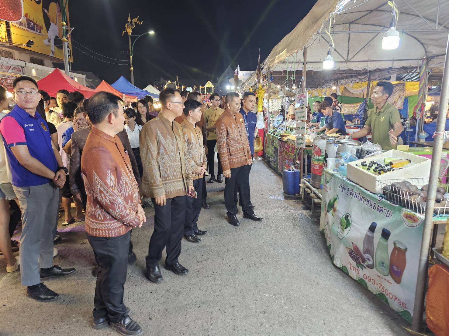 พช.หนองคาย ยกขบวนสินค้าผลิตภัณฑ์ชุมชน ของดี OTOP มาจัดแสดงและจำหน่าย ในงาน “ฉลองอนุสาวรีย์ปราบฮ่อ ใต้ร่มพระบารมี 197 ปี เมืองหนองคาย และงานกาชาด พ.ศ.2567”