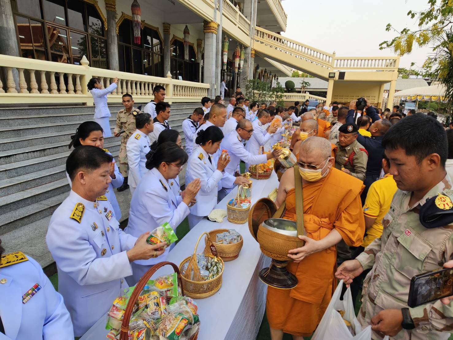พช.หนองคาย ร่วมพิธีสวดพระพุทธมนต์และพิธีทำบุญตักบาตรถวายพระราชกุศล เนื่องในวันที่ระลึก “พระบาทสมเด็จพระนั่งเกล้าเจ้าอยู่หัวพระมหาเจษฎาราชเจ้า” ประจำปีพุทธศักราช 2567