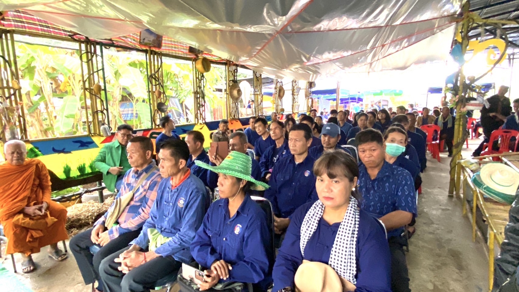 พช.หนองคาย น้อมนำหลักปรัชญาของเศรษฐกิจพอเพียงผ่านการดำเนินโครงการศูนย์เรียนรู้เฉลิมพระเกียรติพระบาทสมเด็จพระเจ้าอยู่หัว เนื่องในโอกาสมหามงคลเฉลิมพระชนมพรรษา 6 รอบ 28 กรกฎาคม 2567 ณ ศูนย์เรียนรู้ต้นแบบฯ “โคก หนอง นา โมเดล” อำเภอศรีเชียงใหม่