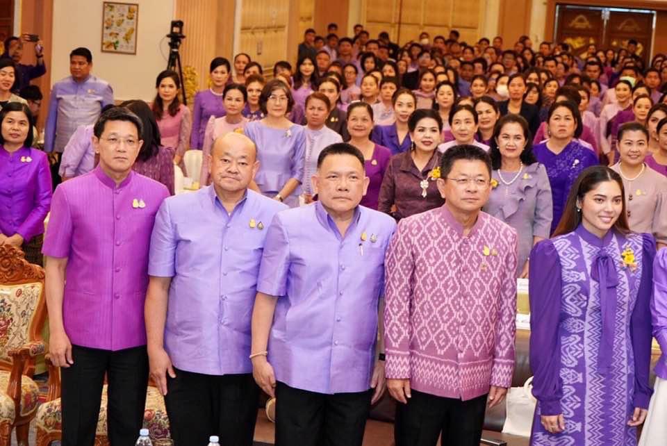 พช.หนองคาย ร่วมการประชุมแม่บ้านมหาดไทยสัญจรภาคตะวันออกเฉียงเหนือ และโครงการอบรมเพิ่มประสิทธิภาพผู้นำในการเสริมสร้างบทบาทของหมู่บ้านสู่การพัฒนาประเทศอย่างยั่งยืน ณ จังหวัดบุรีรัมย์