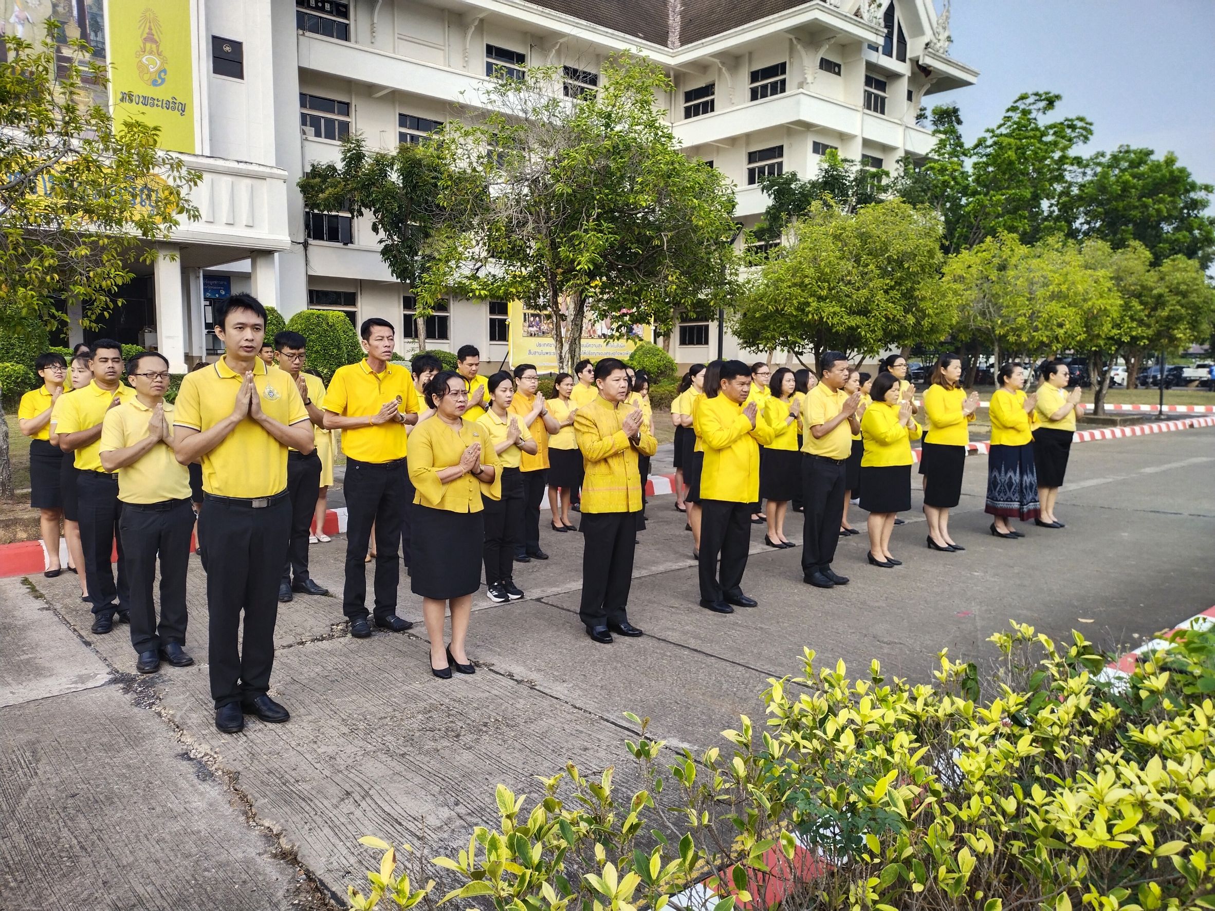 พช.หนองคาย ร่วมกิจกรรมเคารพธงชาติ ณ บริเวณเสาธง ถนนด้านหน้าศาลากลางจังหวัดหนองคาย