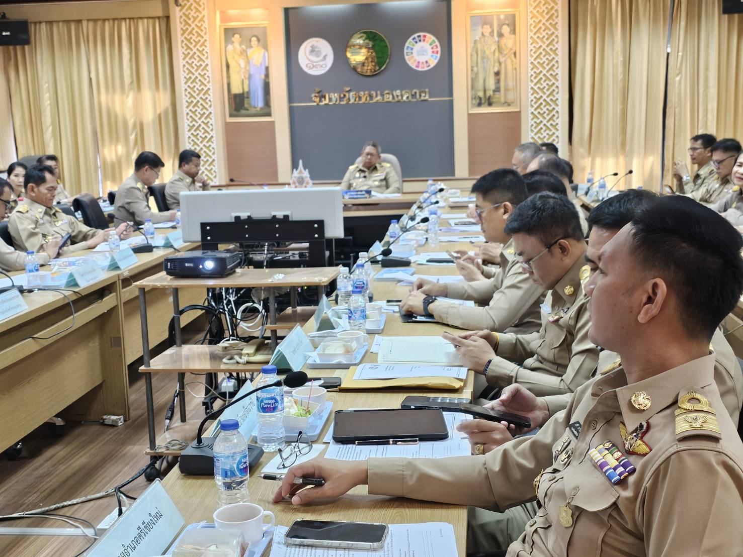 พช.หนองคาย ร่วมการประชุมขับเคลื่อนและติดตามนโยบายของรัฐบาล และภารกิจสำคัญของปลัดกระทรวงมหาดไทย ประจำปีงบประมาณ พ.ศ.2567 (เดือนมีนาคม 2567) ผ่านระบบวีดิทัศน์ทางไกล (VCS)