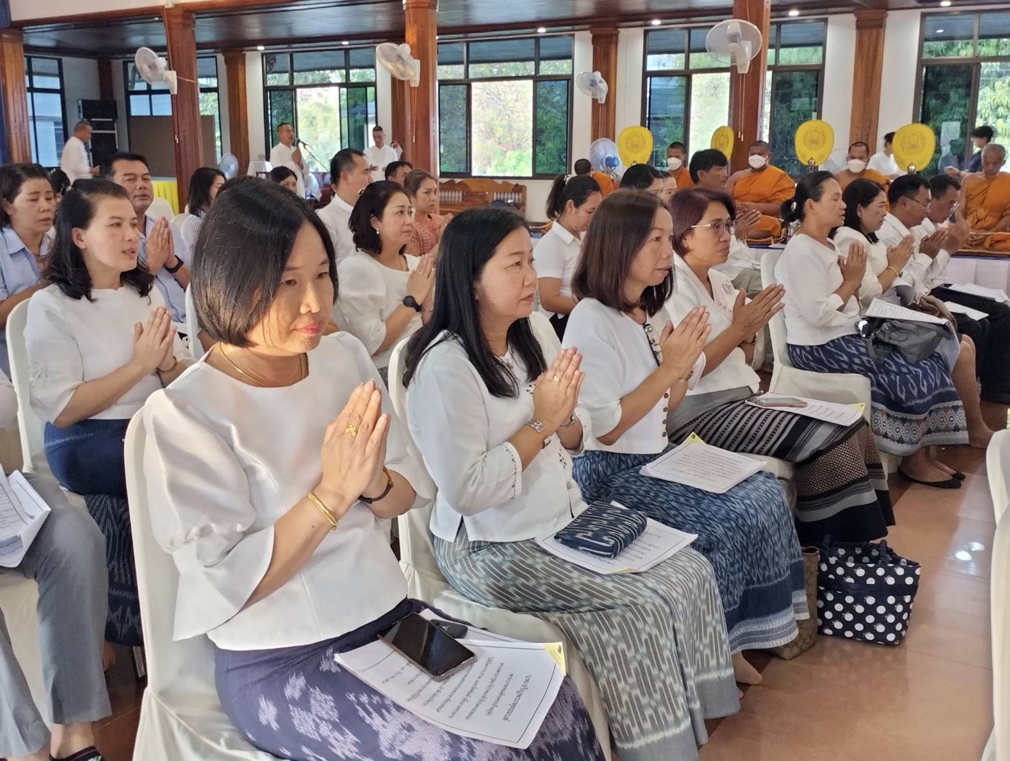 พช.หนองคาย ร่วมพิธีเจริญพระพุทธมนต์เพื่อสวดสาธยายถวายเป็นพระราชกุศล ถวายพระพรชัยมงคลแด่ สมเด็จพระเจ้าลูกเธอ เจ้าฟ้าพัชรกิติยาภา นเรนทิราเทพยวดี กรมหลวงราชสาริณีสิริพัชร มหาวัชรราชธิดา