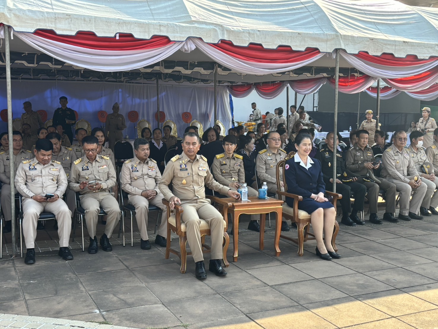 พช.หนองคาย ร่วมพิธีสักการะสิ่งศักดิ์สิทธิ์ พิธีบวงสรวง และทำบุญอุทิศส่วนกุศลให้กับบรรพบุรุษ ในงาน “ฉลองอนุสาวรีย์ปราบฮ่อใต้ร่มพระบารมี 197 ปี เมืองหนองคาย และงานกาชาด พ.ศ.2567”
