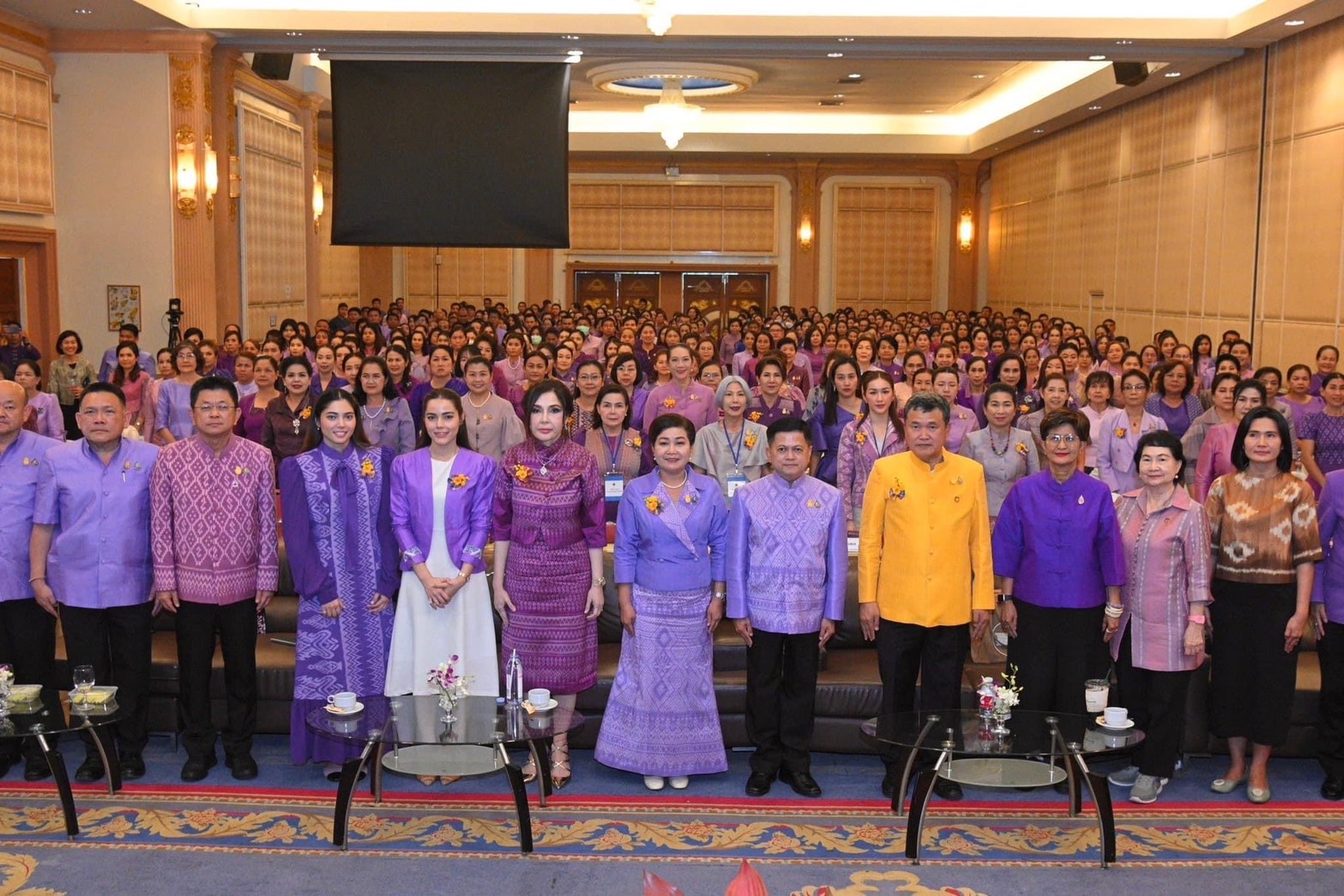 พช.หนองคาย ร่วมการประชุมแม่บ้านมหาดไทยสัญจรภาคตะวันออกเฉียงเหนือ และโครงการอบรมเพิ่มประสิทธิภาพผู้นำในการเสริมสร้างบทบาทของหมู่บ้านสู่การพัฒนาประเทศอย่างยั่งยืน ณ จังหวัดบุรีรัมย์