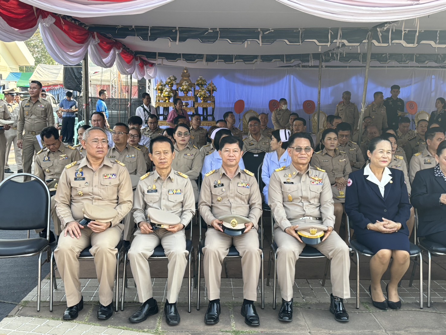 พช.หนองคาย ร่วมพิธีสักการะสิ่งศักดิ์สิทธิ์ พิธีบวงสรวง และทำบุญอุทิศส่วนกุศลให้กับบรรพบุรุษ ในงาน “ฉลองอนุสาวรีย์ปราบฮ่อใต้ร่มพระบารมี 197 ปี เมืองหนองคาย และงานกาชาด พ.ศ.2567”