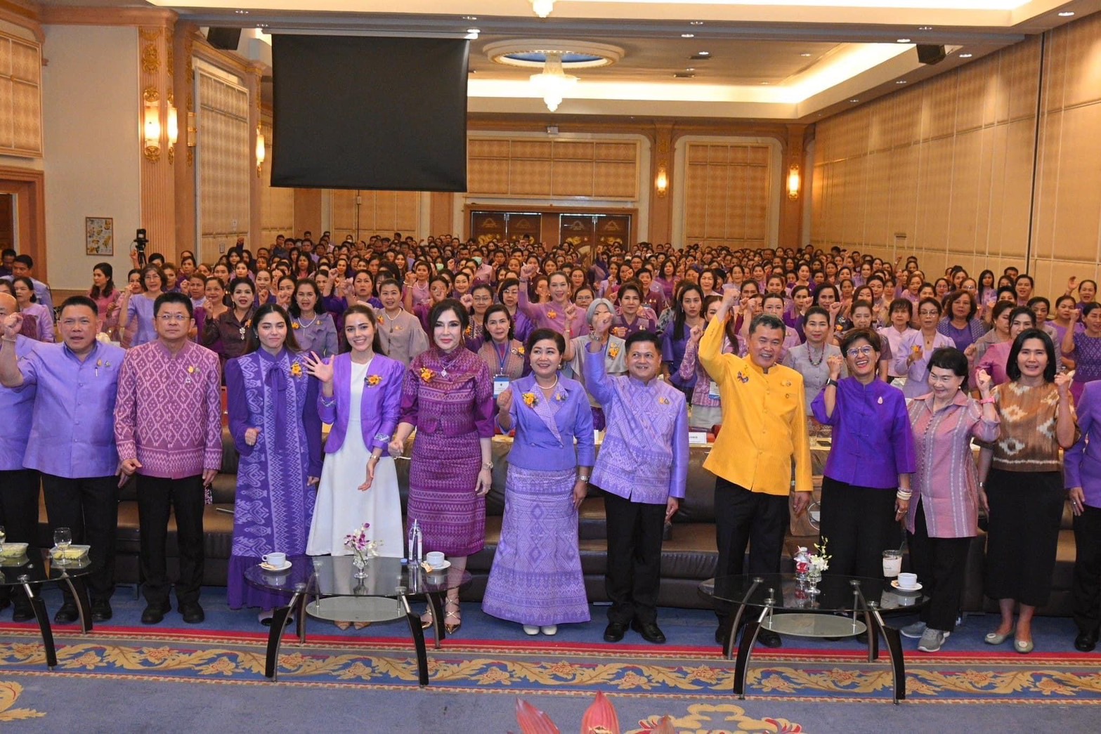 พช.หนองคาย ร่วมการประชุมแม่บ้านมหาดไทยสัญจรภาคตะวันออกเฉียงเหนือ และโครงการอบรมเพิ่มประสิทธิภาพผู้นำในการเสริมสร้างบทบาทของหมู่บ้านสู่การพัฒนาประเทศอย่างยั่งยืน ณ จังหวัดบุรีรัมย์