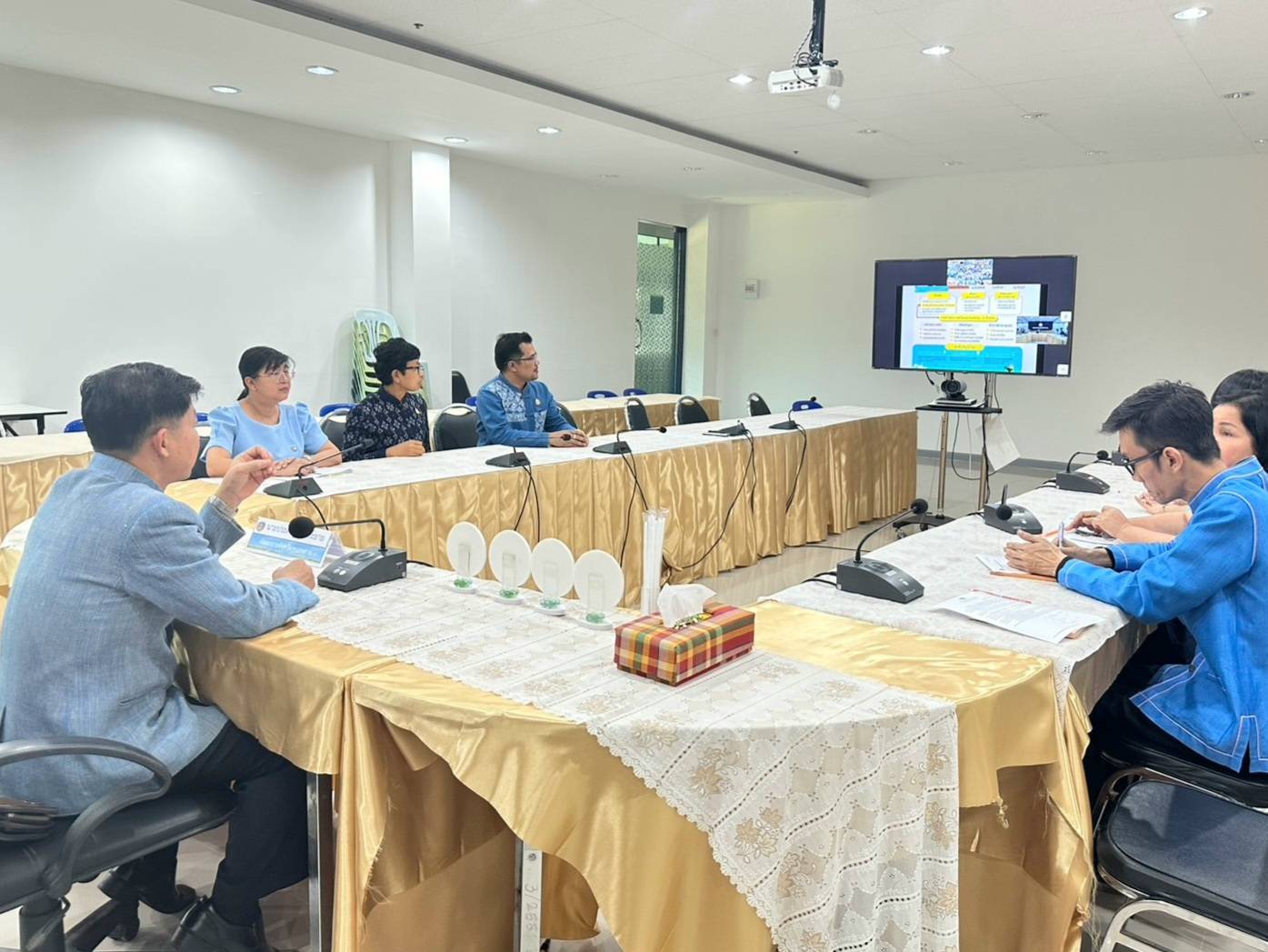 พช.หนองคาย ร่วมการประชุมชี้แจงแนวทางการดำเนินงานป้องกันและแก้ไขปัญหายาเสพติด โดยกองทุนแม่ของแผ่นดิน ตามนโยบายกระทรวงมหาดไทย ผ่านระบบวีดิทัศน์ทางไกล