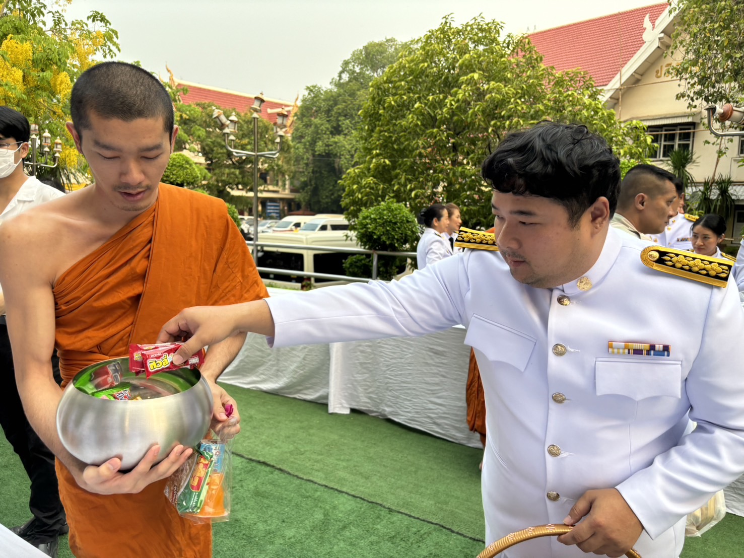 พช.หนองคาย ร่วมพิธีสวดพระพุทธมนต์และพิธีทำบุญตักบาตรถวายพระราชกุศล เนื่องใน “วันพระบาทสมเด็จพระพุทธยอดฟ้าจุฬาโลกมหาราช และวันที่ระลึกมหาจักรีบรมราชวงศ์” ประจำปีพุทธศักราช 2567