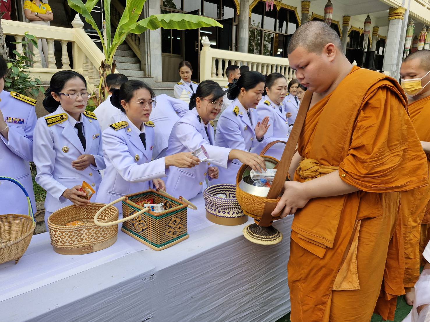 พช.หนองคาย ร่วมพิธีทำบุญตักบาตรถวายพระราชกุศล เนื่องในวันคล้ายวันประสูติ สมเด็จพระเจ้าลูกยาเธอ เจ้าฟ้าทีปังกรรัศมีโชติฯ 29 เมษายน 2567