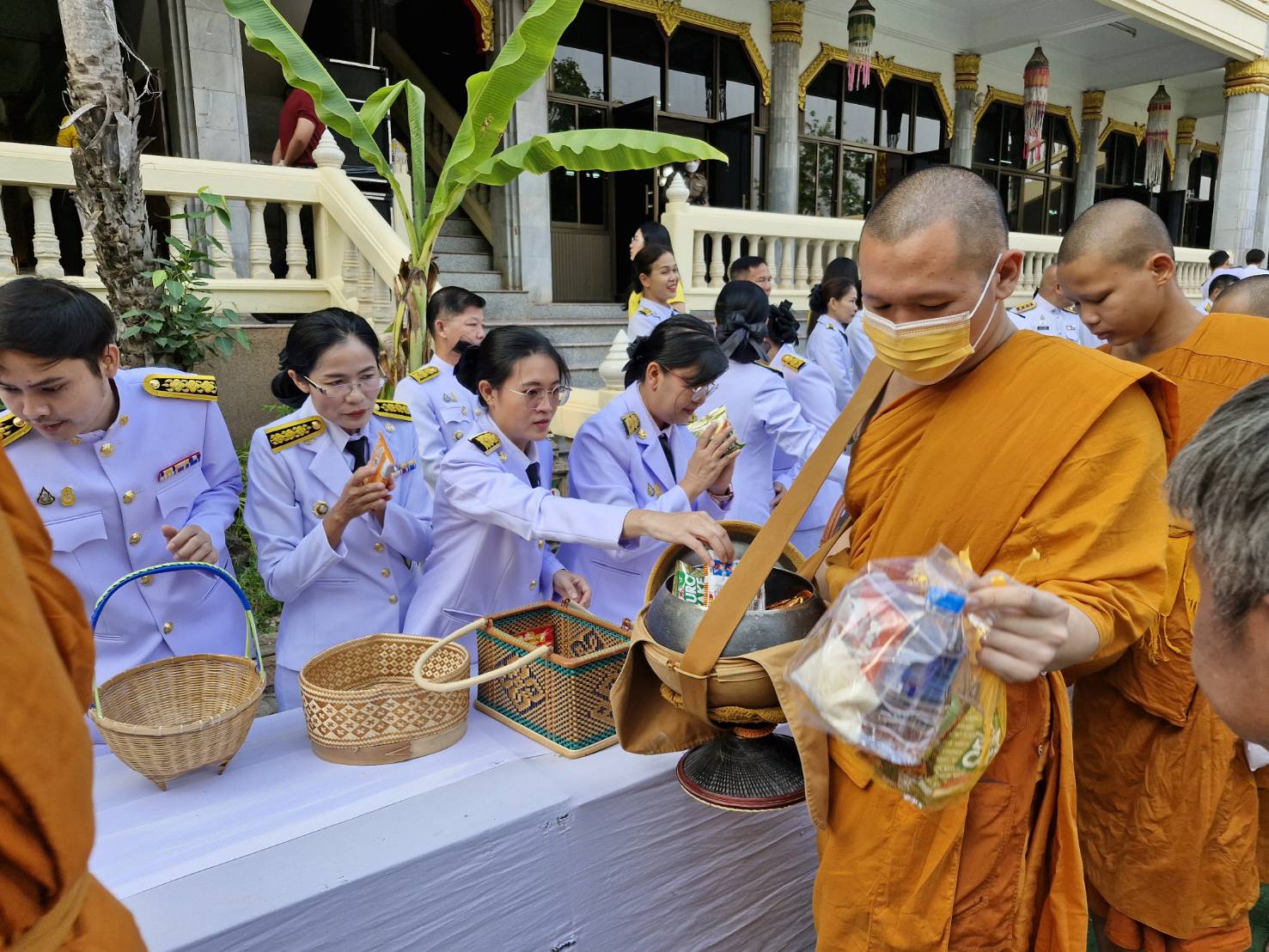 พช.หนองคาย ร่วมพิธีทำบุญตักบาตรถวายพระราชกุศล เนื่องในวันคล้ายวันประสูติ สมเด็จพระเจ้าลูกยาเธอ เจ้าฟ้าทีปังกรรัศมีโชติฯ 29 เมษายน 2567