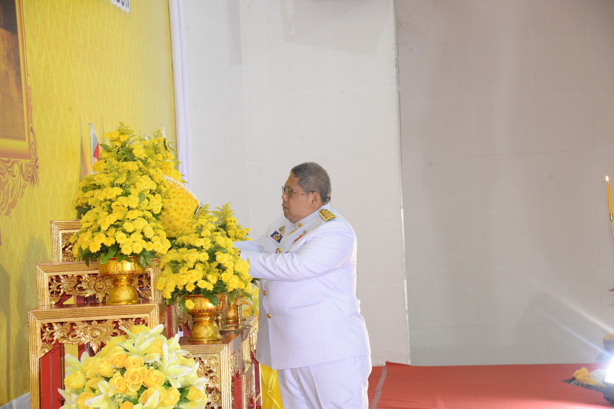 พช.หนองคาย ร่วมพิธีวางพานพุ่มดอกไม้และถวายราชสดุดี เนื่องใน “วันพระบาทสมเด็จพระพุทธยอดฟ้าจุฬาโลกมหาราช และวันที่ระลึกมหาจักรีบรมราชวงศ์” ประจำปีพุทธศักราช 2567