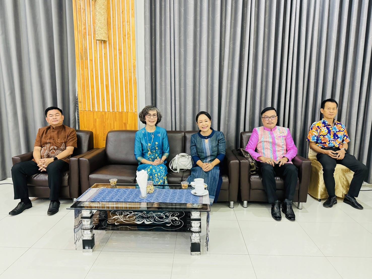 พช.หนองคาย ร่วมโครงการรวมพลังเครือข่ายคนทุกวัย เสริมพลังสูงวัยให้สูงค่าถ่ายทอดภูมิปัญญาสู่ลูกหลาน มหาสงกรานต์งานผู้สูงอายุไทยหนองคาย (Older Festival Thai Nongkhai)