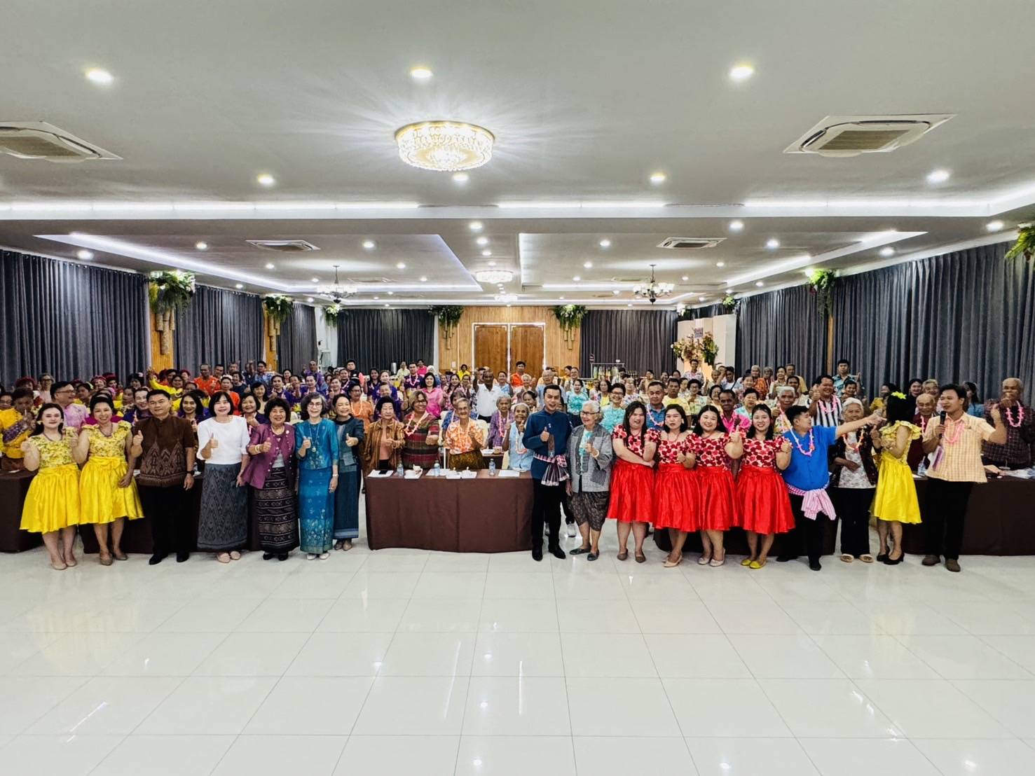 พช.หนองคาย ร่วมโครงการรวมพลังเครือข่ายคนทุกวัย เสริมพลังสูงวัยให้สูงค่าถ่ายทอดภูมิปัญญาสู่ลูกหลาน มหาสงกรานต์งานผู้สูงอายุไทยหนองคาย (Older Festival Thai Nongkhai)