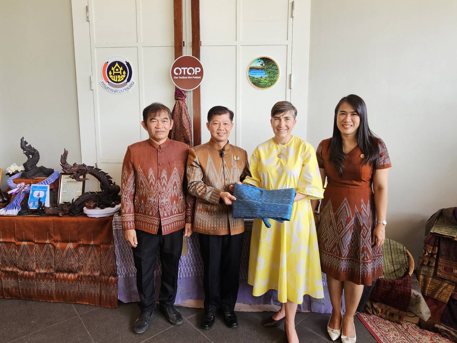 พช.หนองคาย ร่วมพิธีเปิดงานเฉลิมฉลอง 30 ปี สะพานมิตรภาพไทย – ลาว แห่งที่ 1 (หนองคาย – เวียงจันทน์)