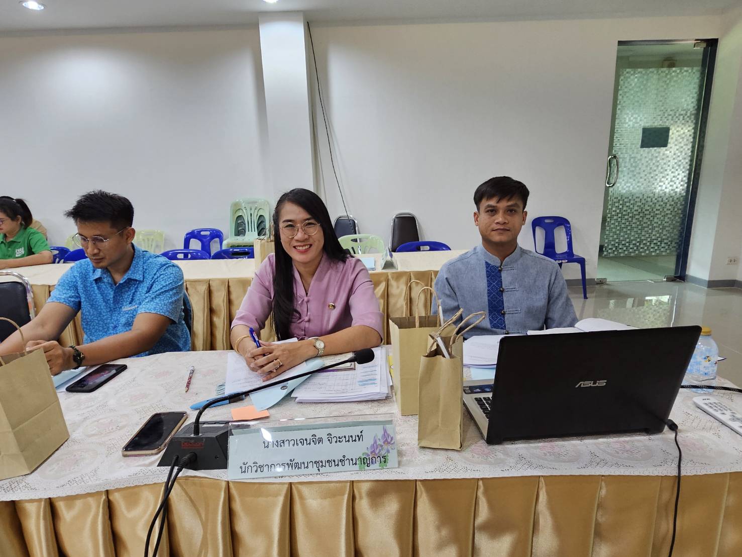 พช.หนองคาย ดำเนินการประชุมคณะกรรมการขับเคลื่อนศูนย์แสดงและจำหน่ายผลิตภัณฑ์ OTOP จังหวัดหนองคาย ครั้งที่ 1/2567