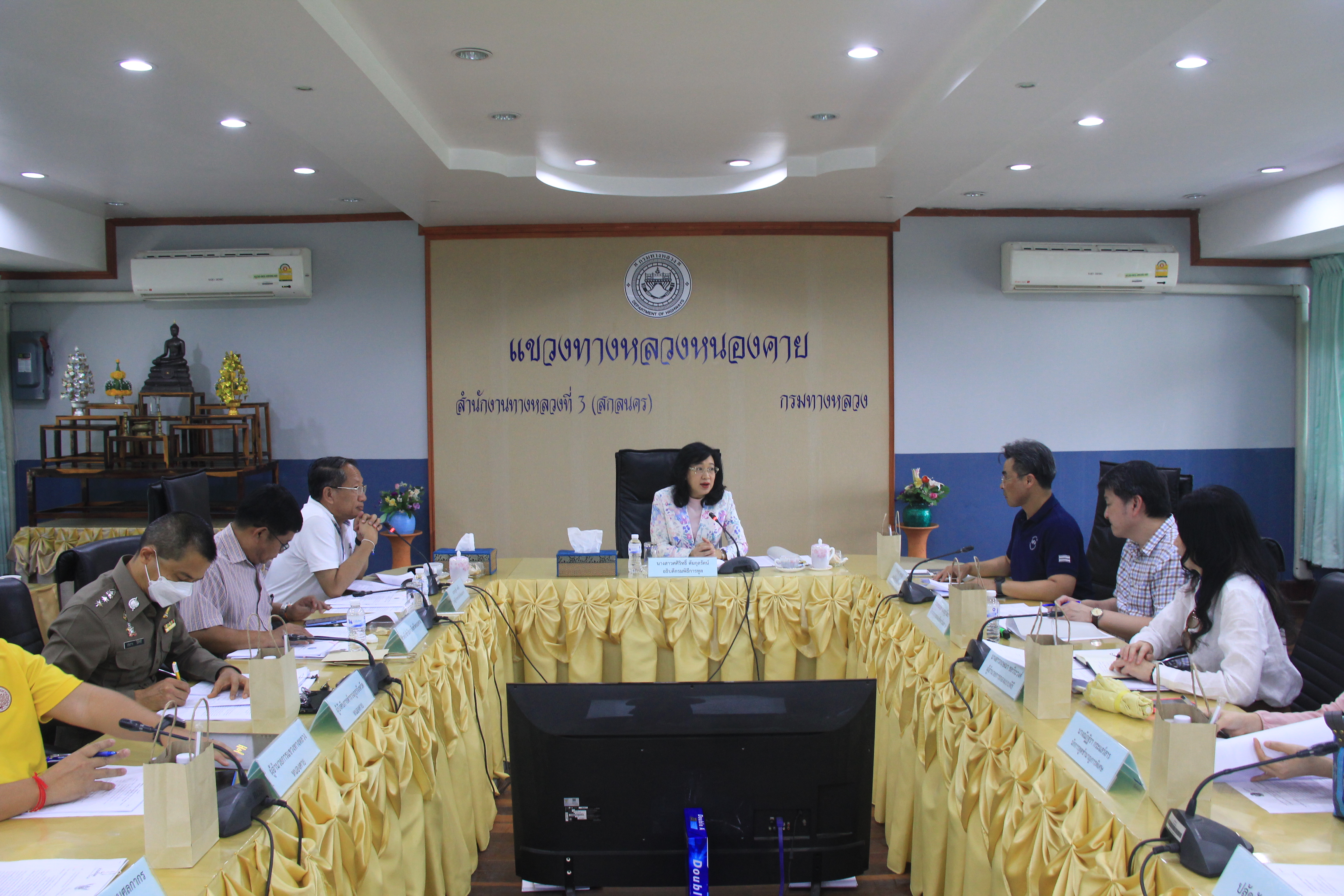 พช.หนองคาย ร่วมประชุมการจัดพิธีเปิดงานฉลองครบรอบ 30 ปี สะพานมิตรภาพไทย-ลาว แห่งที่ 1 และเตรียมการต้อนรับในส่วนภารกิจของรองนายกรัฐมนตรี และรัฐมนตรีว่าการกระทรวงการต่างประเทศ