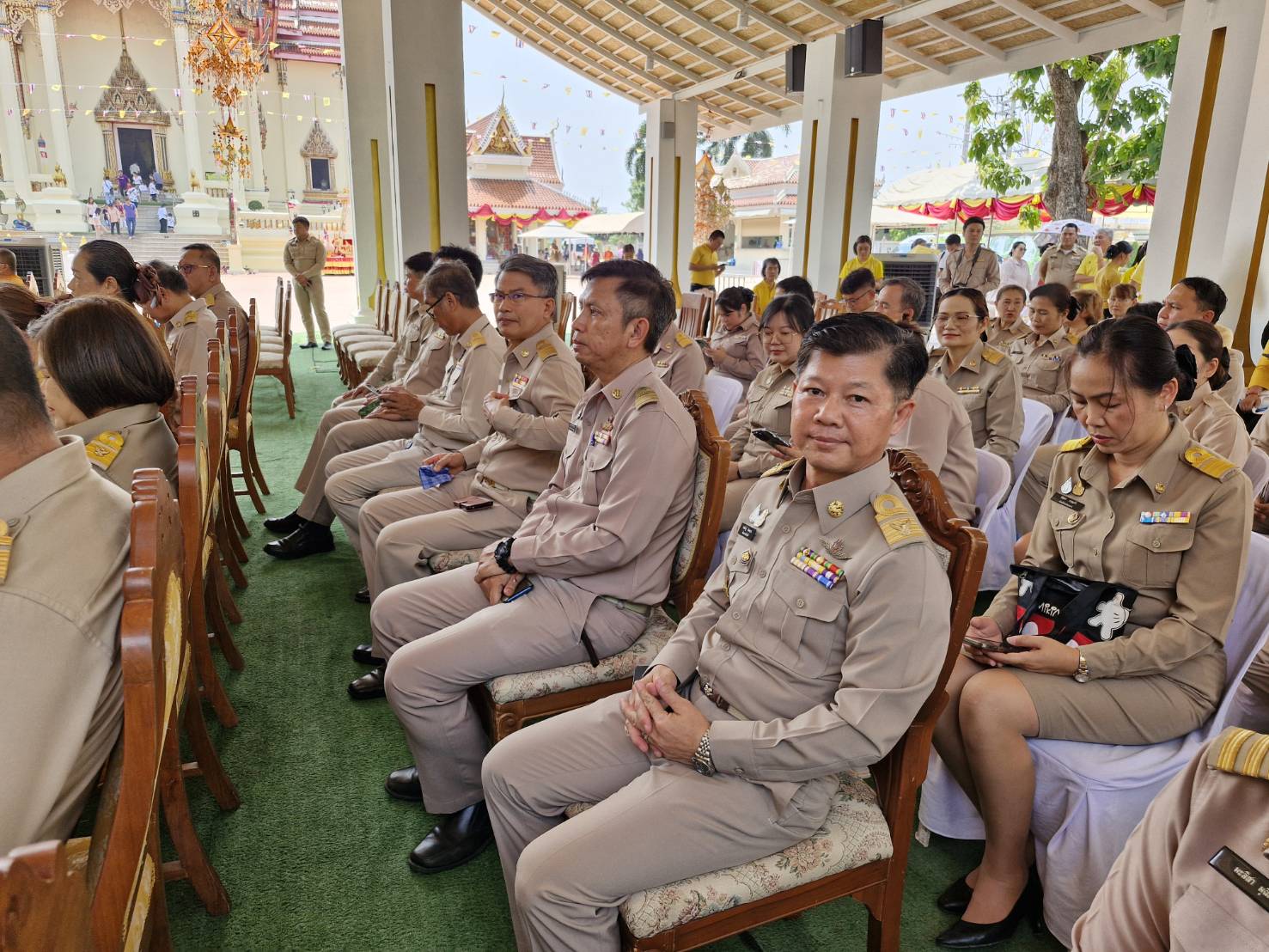 พช.หนองคาย ร่วมพิธีปลงผม โครงการบรรพชาสามเณรภาคฤดูร้อน เฉลิมพระเกียรติพระบาทสมเด็จพระเจ้าอยู่หัว เนื่องในโอกาสมหามงคลเฉลิมพระชนมพรรษา 6 รอบ 28 กรกฎาคม 2567