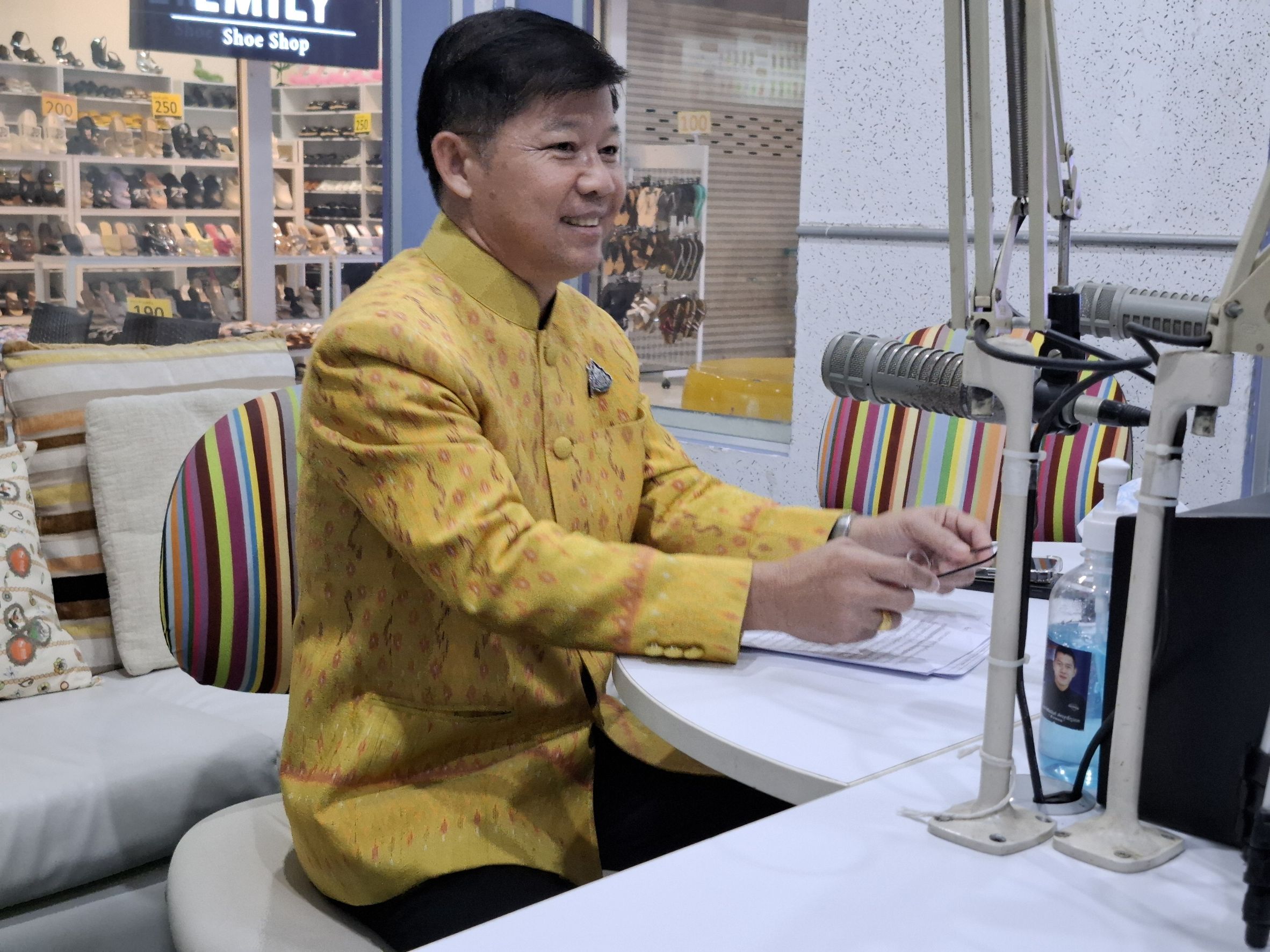 พช.หนองคาย ร่วมจัดรายการวิทยุ ประชาสัมพันธ์การประกวดสุดยอดผ้าจังหวัดหนองคายประจำปี 2567 ในรายการ “อีสาน 360 องศา” อสมท. หนองคาย F.M. 102.50 MHz