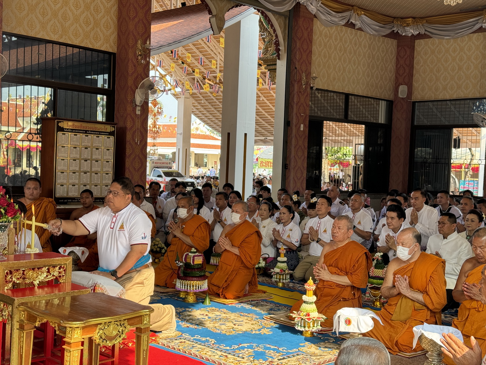 พช.หนองคาย ร่วมพิธีอัญเชิญหลวงพ่อพระใส กลับขึ้นประดิษฐานภายในพระอุโบสถ