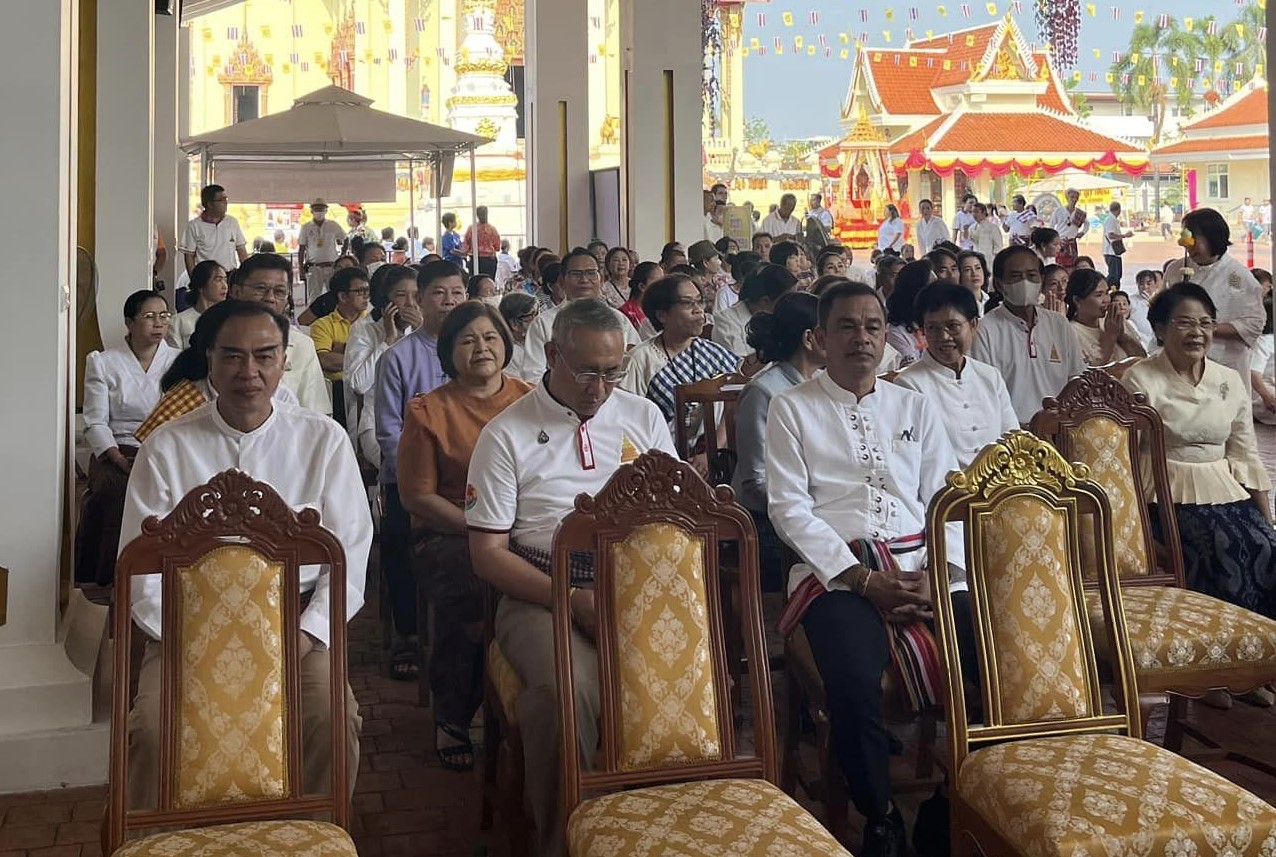 พช.หนองคาย ร่วมพิธีอัญเชิญหลวงพ่อพระใส กลับขึ้นประดิษฐานภายในพระอุโบสถ