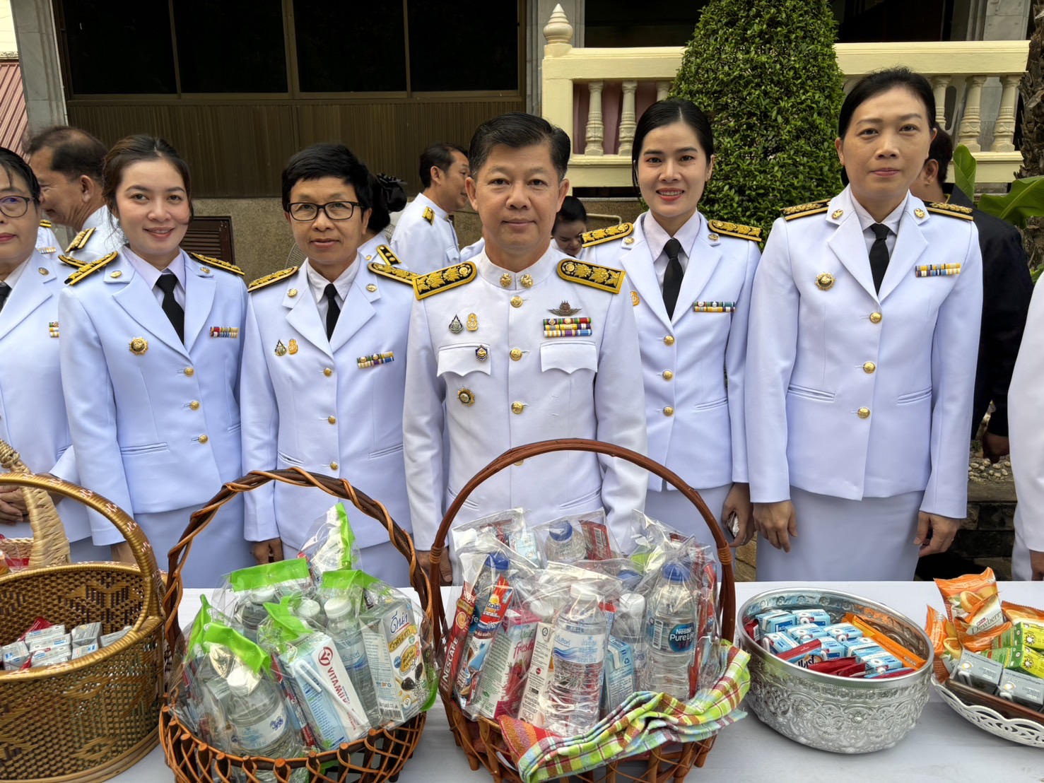 พช.หนองคาย ร่วมพิธีสวดพระพุทธมนต์และพิธีทำบุญตักบาตรถวายพระราชกุศล เนื่องใน “วันพระบาทสมเด็จพระพุทธยอดฟ้าจุฬาโลกมหาราช และวันที่ระลึกมหาจักรีบรมราชวงศ์” ประจำปีพุทธศักราช 2567