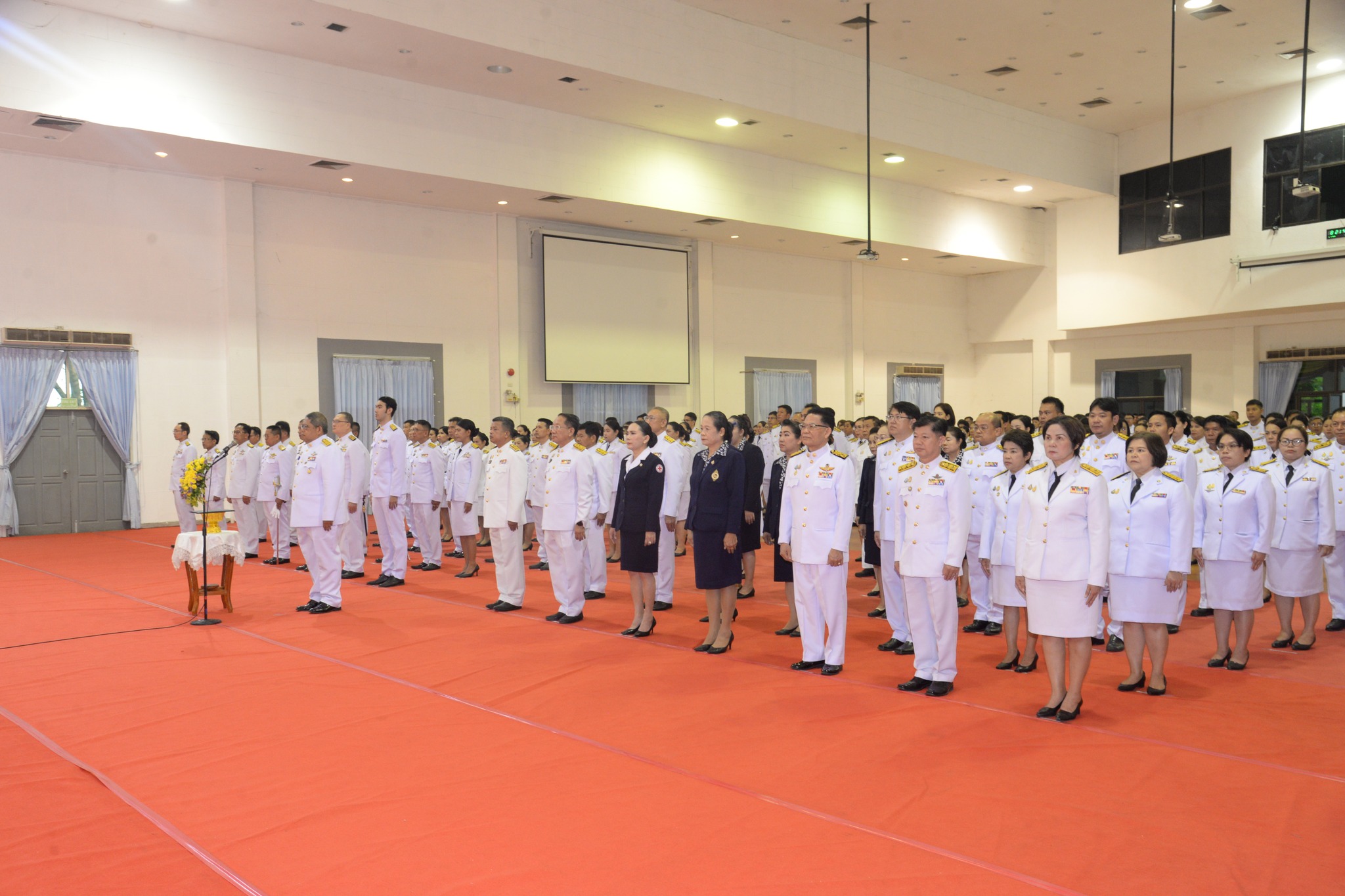 พช.หนองคาย ร่วมพิธีวางพานพุ่มดอกไม้และถวายราชสดุดี เนื่องใน “วันพระบาทสมเด็จพระพุทธยอดฟ้าจุฬาโลกมหาราช และวันที่ระลึกมหาจักรีบรมราชวงศ์” ประจำปีพุทธศักราช 2567