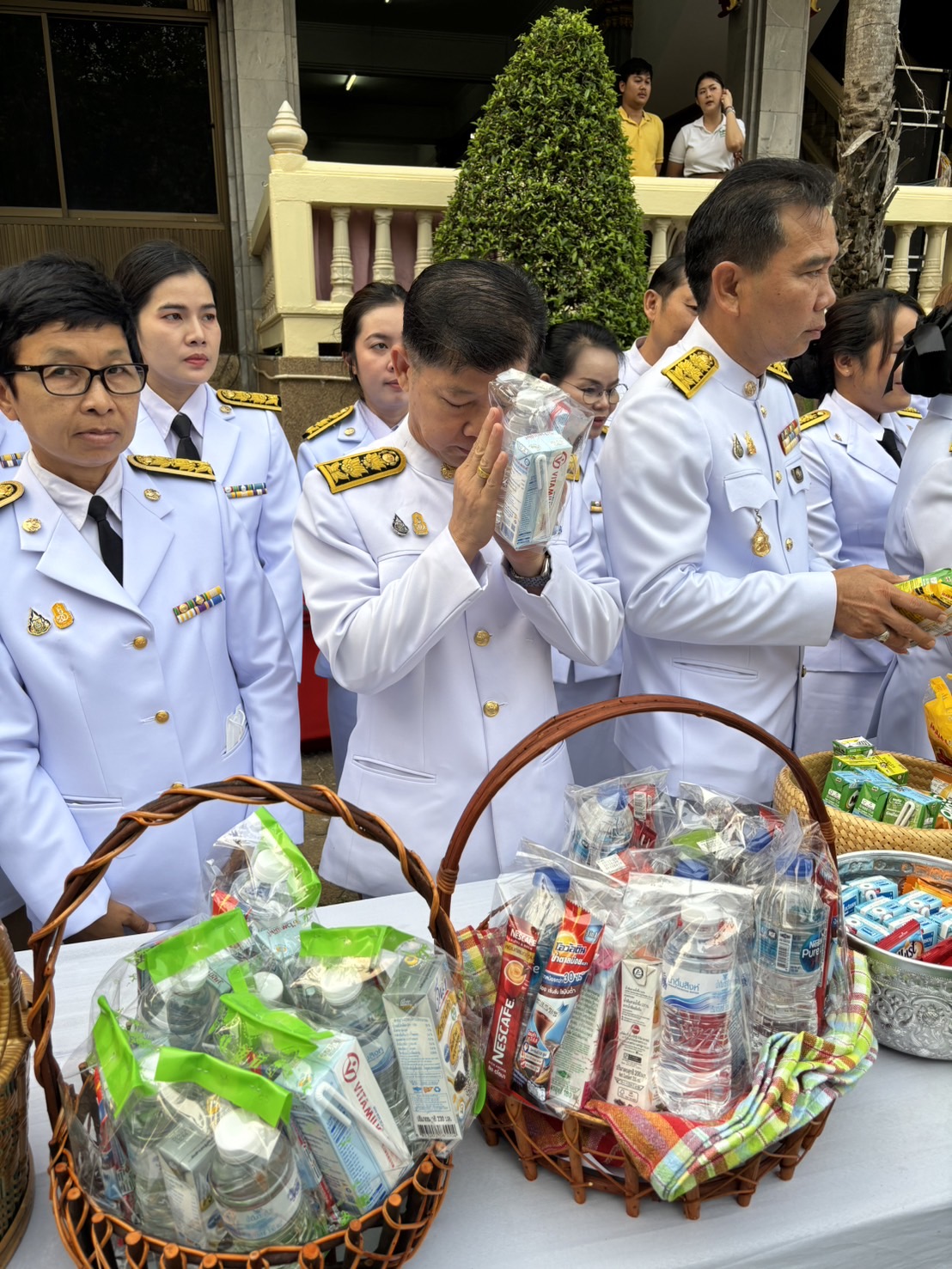 พช.หนองคาย ร่วมพิธีสวดพระพุทธมนต์และพิธีทำบุญตักบาตรถวายพระราชกุศล เนื่องใน “วันพระบาทสมเด็จพระพุทธยอดฟ้าจุฬาโลกมหาราช และวันที่ระลึกมหาจักรีบรมราชวงศ์” ประจำปีพุทธศักราช 2567