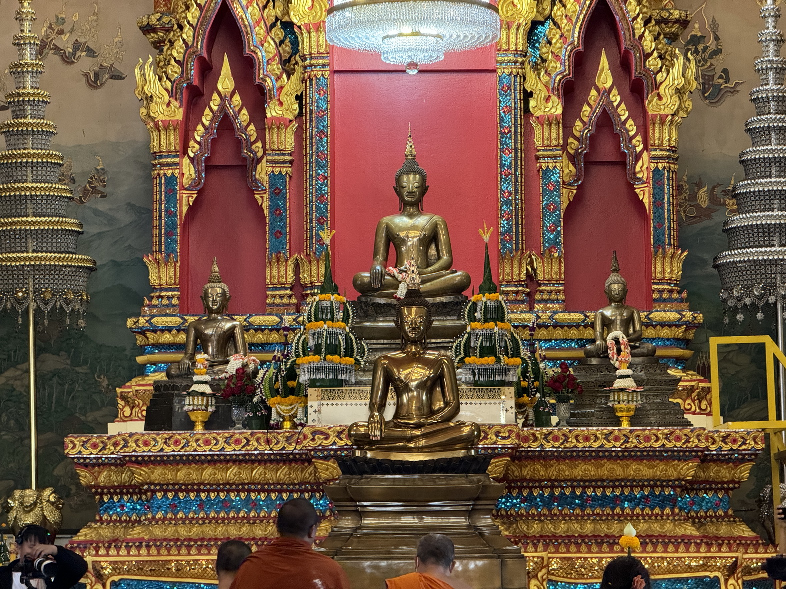 พช.หนองคาย ร่วมพิธีอัญเชิญหลวงพ่อพระใส กลับขึ้นประดิษฐานภายในพระอุโบสถ