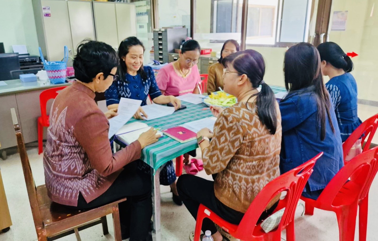 พช.หนองคาย ลงพื้นที่ นิเทศติดตามส่งเสริมและสนับสนุนการดำเนินงานสำนักงานพัฒนาชุมชนอำเภอศรีเชียงใหม่ จังหวัดหนองคาย