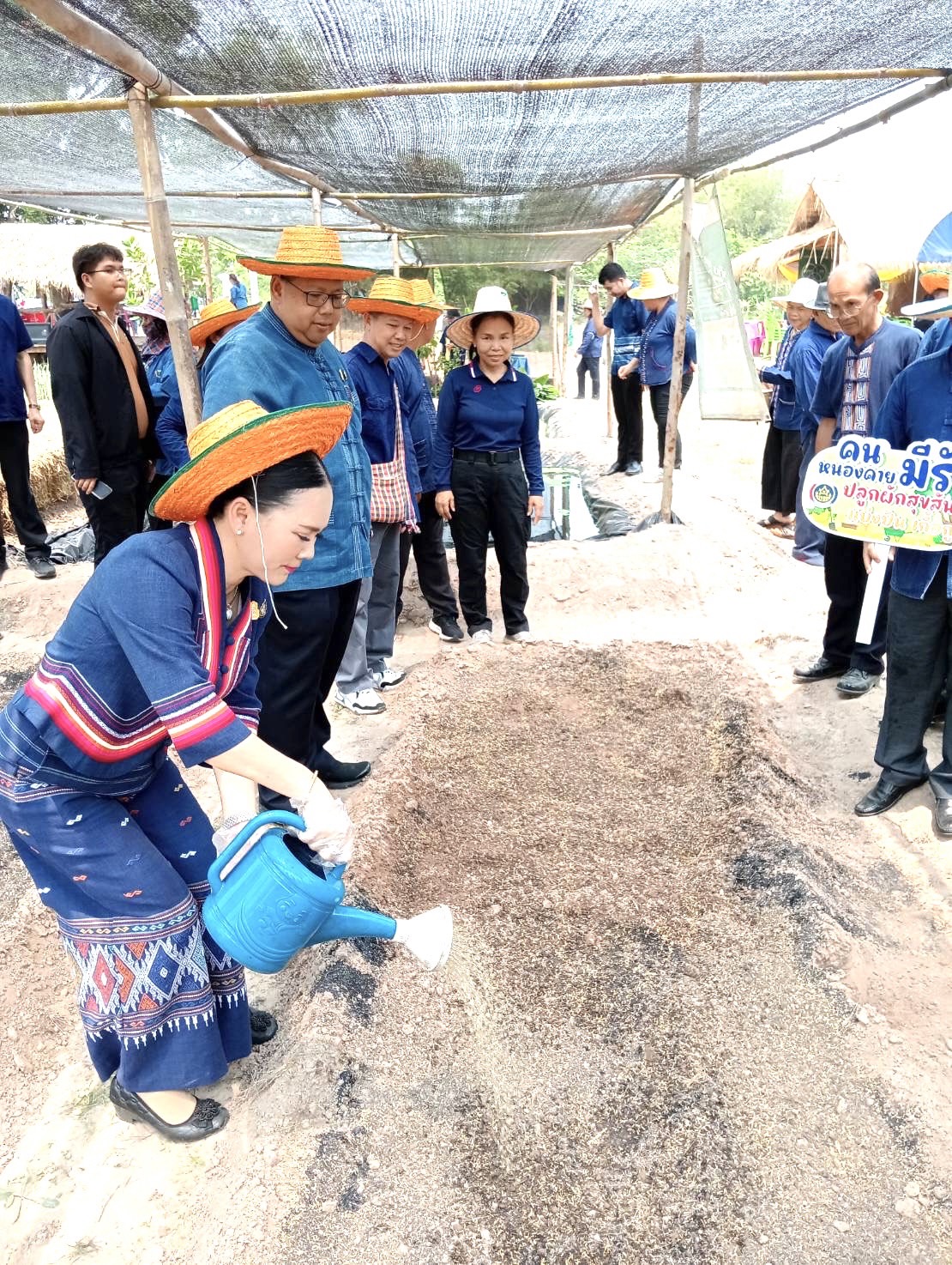 พช.หนองคาย น้อมนำหลักปรัชญาของเศรษฐกิจพอเพียงผ่านการดำเนินโครงการเฉลิมพระเกียรติพระบาทสมเด็จพระเจ้าอยู่หัว เนื่องในโอกาสมหามงคลเฉลิมพระชนมพรรษา 6 รอบ 28 กรกฎาคม 2567 ณ ศูนย์เรียนรู้ “โคก หนอง นา โมเดล” อำเภอท่าบ่อ