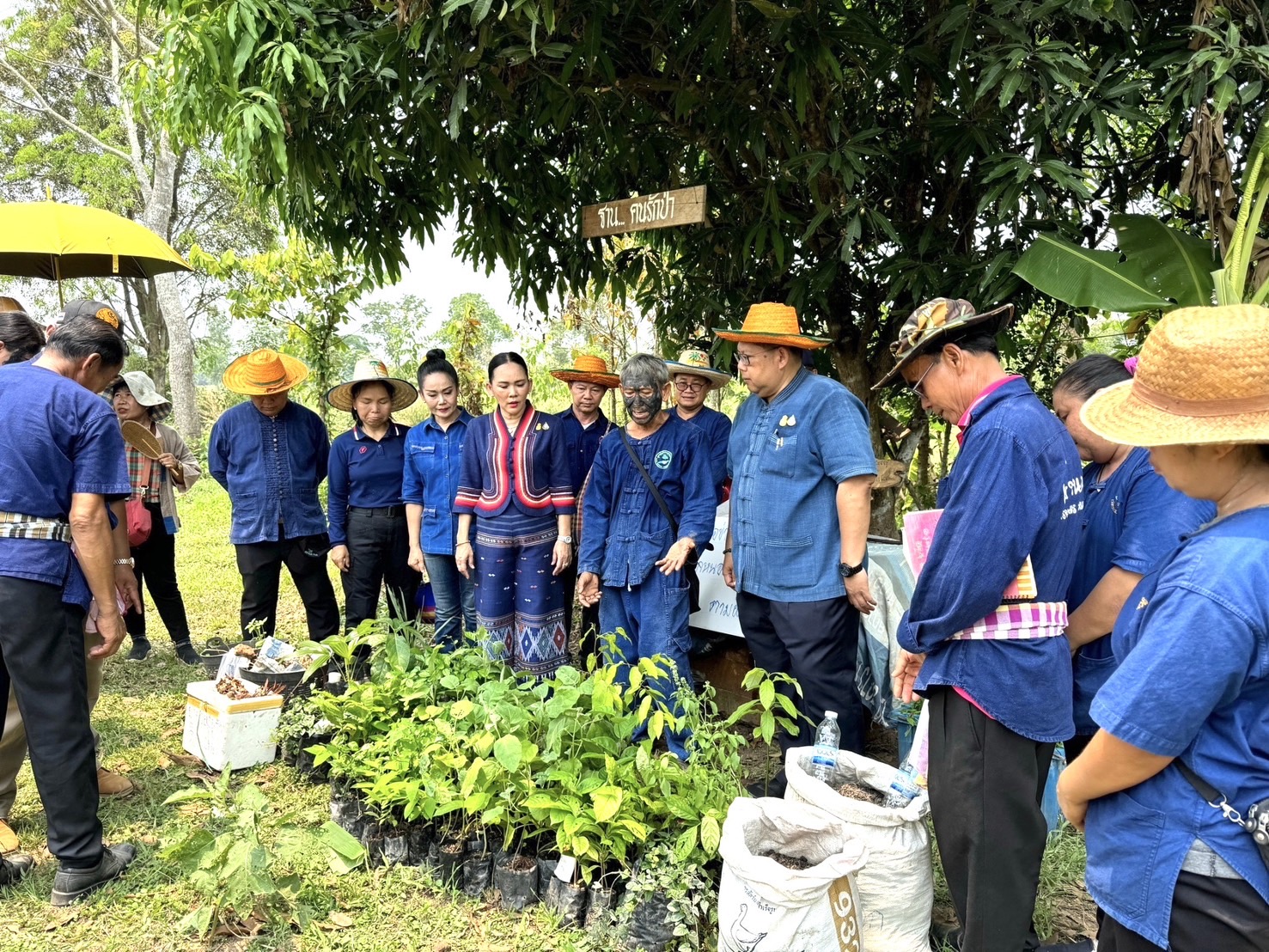 พช.หนองคาย น้อมนำหลักปรัชญาของเศรษฐกิจพอเพียงผ่านการดำเนินโครงการเฉลิมพระเกียรติพระบาทสมเด็จพระเจ้าอยู่หัว เนื่องในโอกาสมหามงคลเฉลิมพระชนมพรรษา 6 รอบ 28 กรกฎาคม 2567 ณ ศูนย์เรียนรู้ “โคก หนอง นา โมเดล” อำเภอท่าบ่อ
