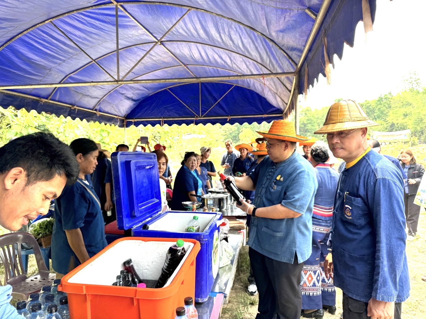 พช.หนองคาย น้อมนำหลักปรัชญาของเศรษฐกิจพอเพียงผ่านการดำเนินโครงการเฉลิมพระเกียรติพระบาทสมเด็จพระเจ้าอยู่หัว เนื่องในโอกาสมหามงคลเฉลิมพระชนมพรรษา 6 รอบ 28 กรกฎาคม 2567 ณ ศูนย์เรียนรู้ “โคก หนอง นา โมเดล” อำเภอท่าบ่อ