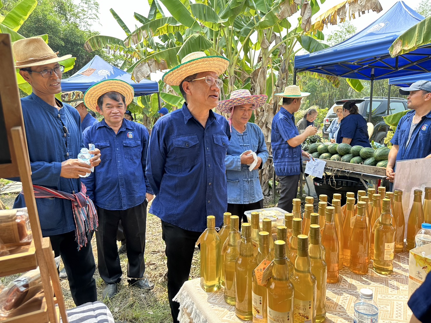 พช.หนองคาย น้อมนำหลักปรัชญาของเศรษฐกิจพอเพียงผ่านการดำเนินโครงการเฉลิมพระเกียรติพระบาทสมเด็จพระเจ้าอยู่หัว เนื่องในโอกาสมหามงคลเฉลิมพระชนมพรรษา 6 รอบ 28 กรกฎาคม 2567 ณ ศูนย์เรียนรู้ “โคก หนอง นา โมเดล” อำเภอสังคม