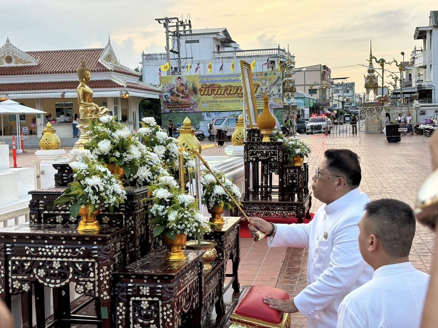 พช.หนองคาย ร่วมพิธีทำวัตรเย็นสวดมนต์เจริญจิตตภาวนา เนื่องในกิจกรรมวันสำคัญทางพระพุทธศาสนา (วันวิสาขบูชา) ประจำปี พ.ศ. 2567