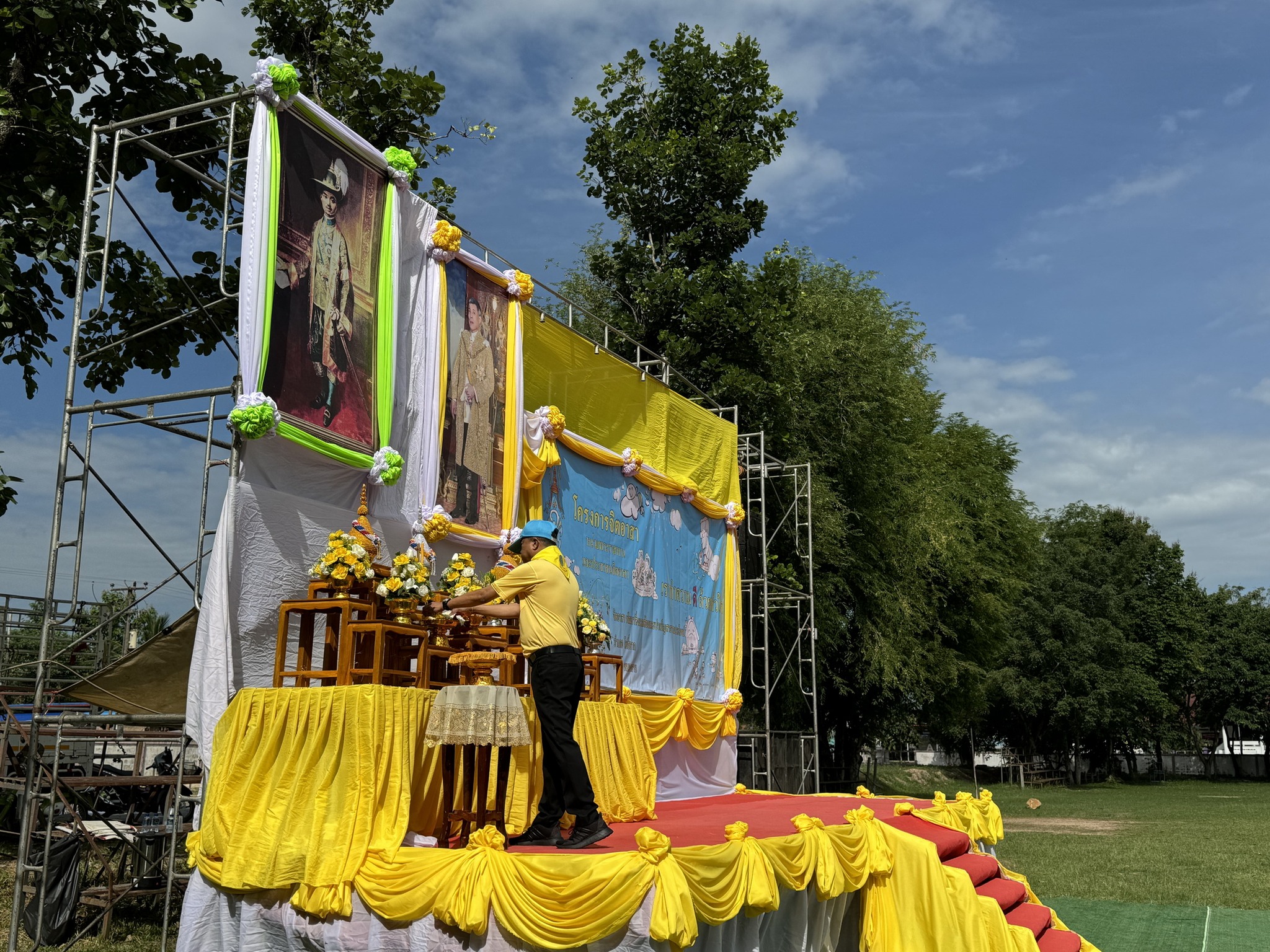 พช.หนองคาย ร่วมกิจกรรมจิตอาสาพัฒนา เนื่องในโอกาสวันพระบาทสมเด็จพระปกเกล้าเจ้าอยู่หัว “กิจกรรมพัฒนาสิ่งแวดล้อมและบำเพ็ญสาธารณประโยชน์”