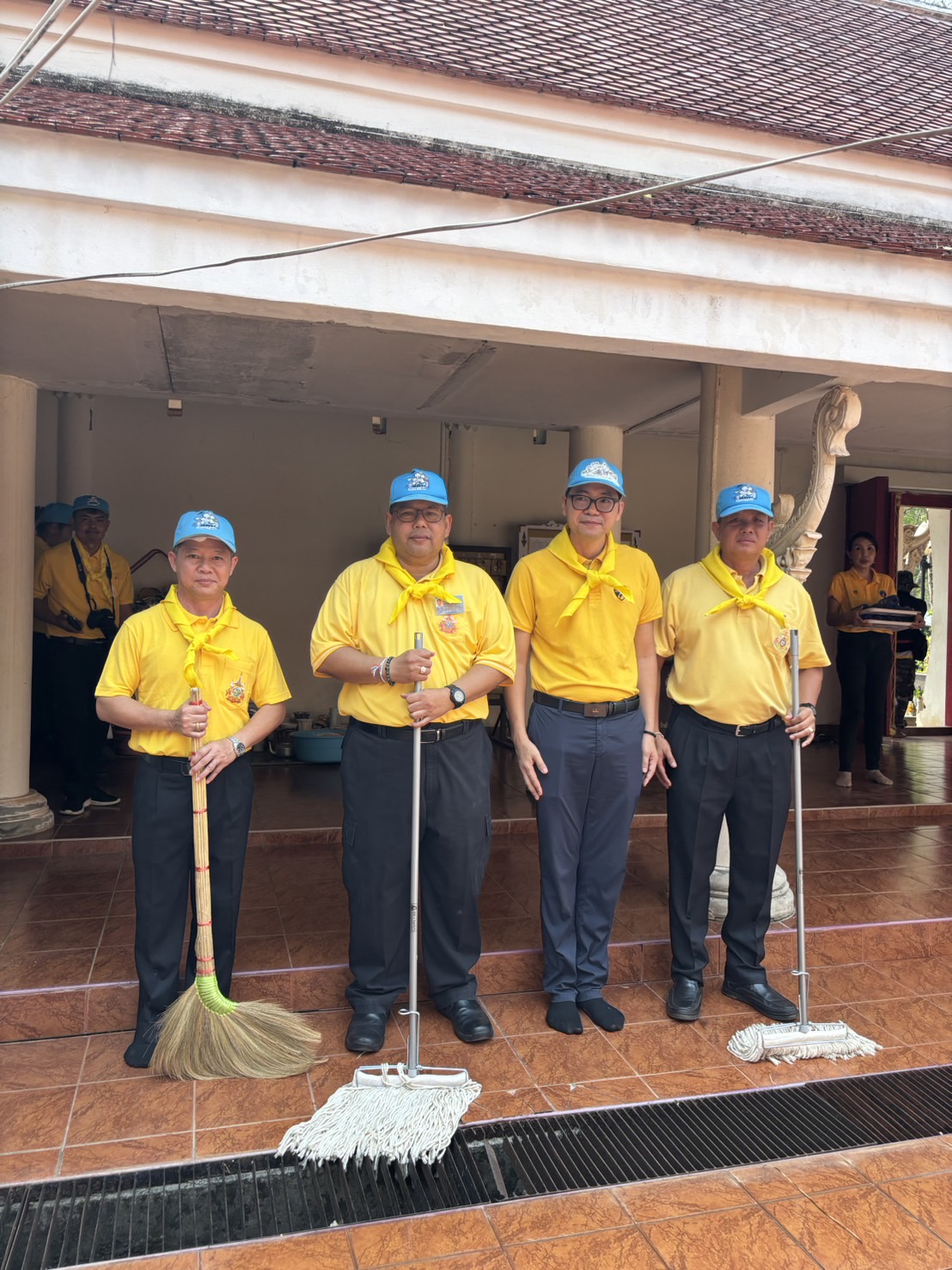 พช.หนองคาย ร่วมกิจกรรมจิตอาสาพัฒนาสิ่งแวดล้อมและบำเพ็ญสาธารณประโยชน์ เนื่องในวันฉัตรมงคล ประจำปี 2567