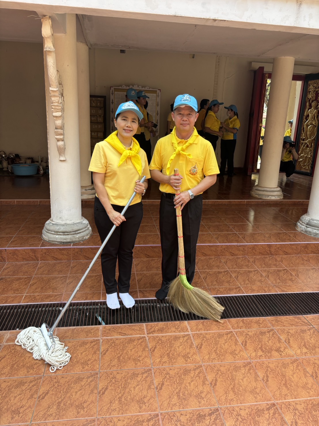 พช.หนองคาย ร่วมกิจกรรมจิตอาสาพัฒนาสิ่งแวดล้อมและบำเพ็ญสาธารณประโยชน์ เนื่องในวันฉัตรมงคล ประจำปี 2567