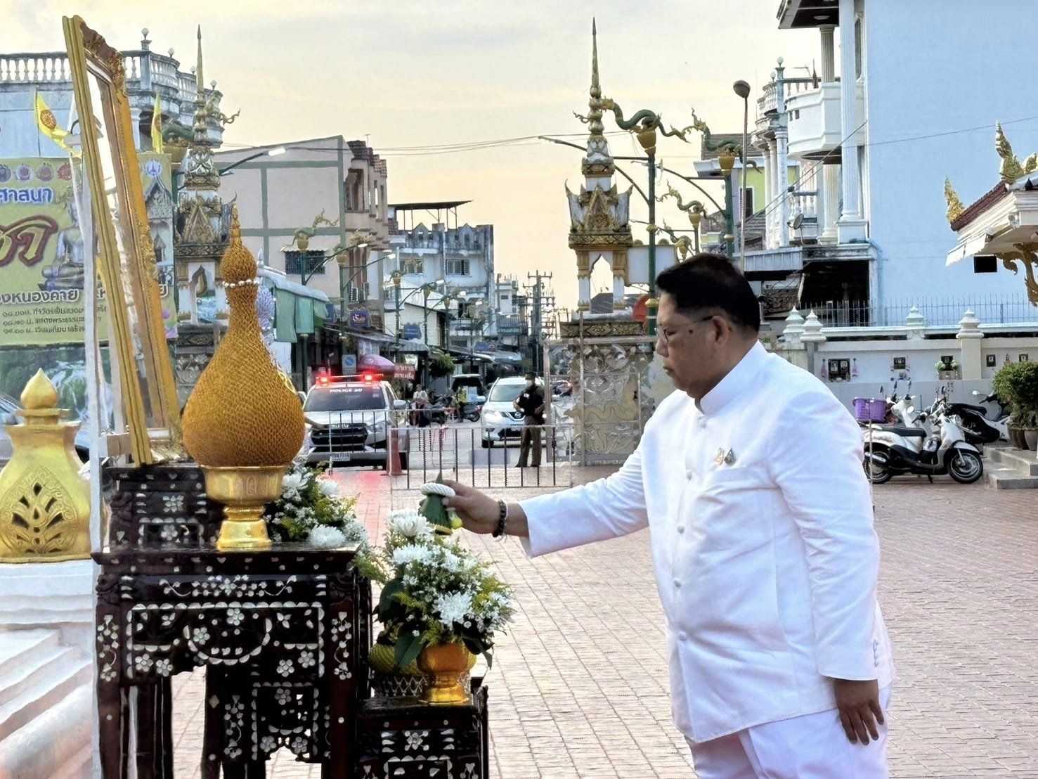 พช.หนองคาย ร่วมพิธีทำวัตรเย็นสวดมนต์เจริญจิตตภาวนา เนื่องในกิจกรรมวันสำคัญทางพระพุทธศาสนา (วันวิสาขบูชา) ประจำปี พ.ศ. 2567