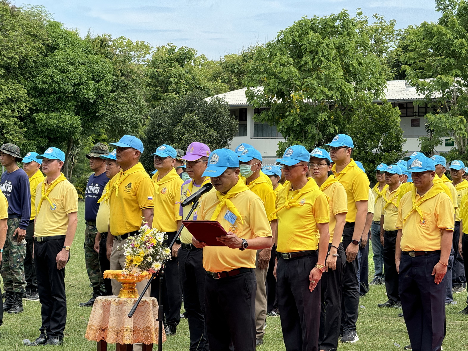 พช.หนองคาย ร่วมกิจกรรมจิตอาสาพัฒนา เนื่องในโอกาสวันพระบาทสมเด็จพระปกเกล้าเจ้าอยู่หัว “กิจกรรมพัฒนาสิ่งแวดล้อมและบำเพ็ญสาธารณประโยชน์”