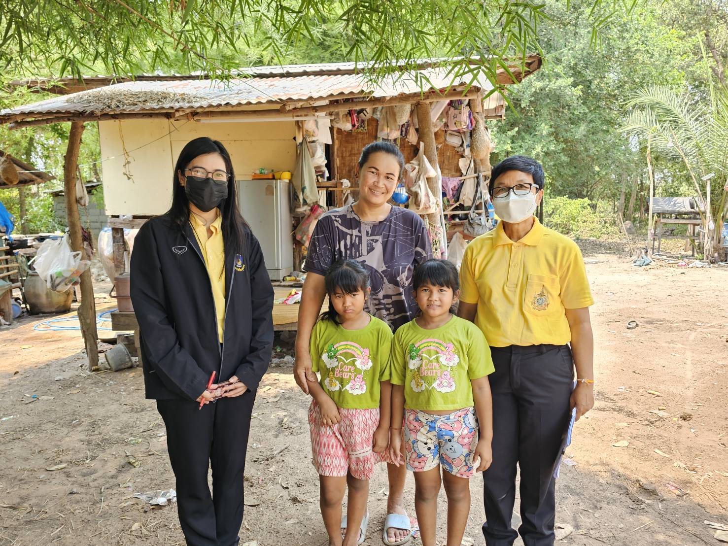 พช.หนองคาย ลงพื้นที่จัดเก็บข้อมูลครัวเรือนที่ขอรับการสนับสนุนวัสดุอุปกรณ์ ภายใต้บันทึกข้อตกลงความร่วมมือในการแก้ไขปัญหาความยากจนเชิงบูรณาการ ระหว่าง กรมการพัฒนาชุมชน กระทรวงมหาดไทย กับ มูลนิธิป่อเต็กตึ๊ง