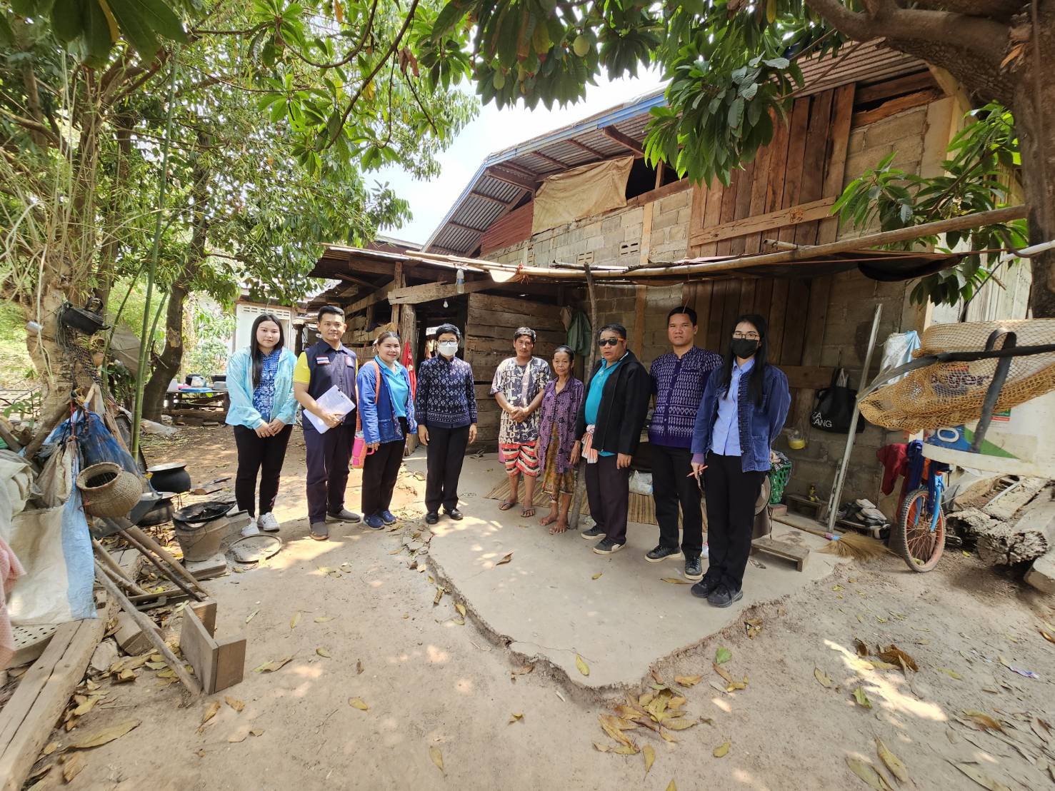 พช.หนองคาย ลงพื้นที่จัดเก็บข้อมูลครัวเรือนที่ขอรับการสนับสนุนวัสดุอุปกรณ์ ภายใต้บันทึกข้อตกลงความร่วมมือในการแก้ไขปัญหาความยากจนเชิงบูรณาการ ระหว่าง กรมการพัฒนาชุมชนกระทรวงมหาดไทย กับ มูลนิธิป่อเต็กตึ๊ง
