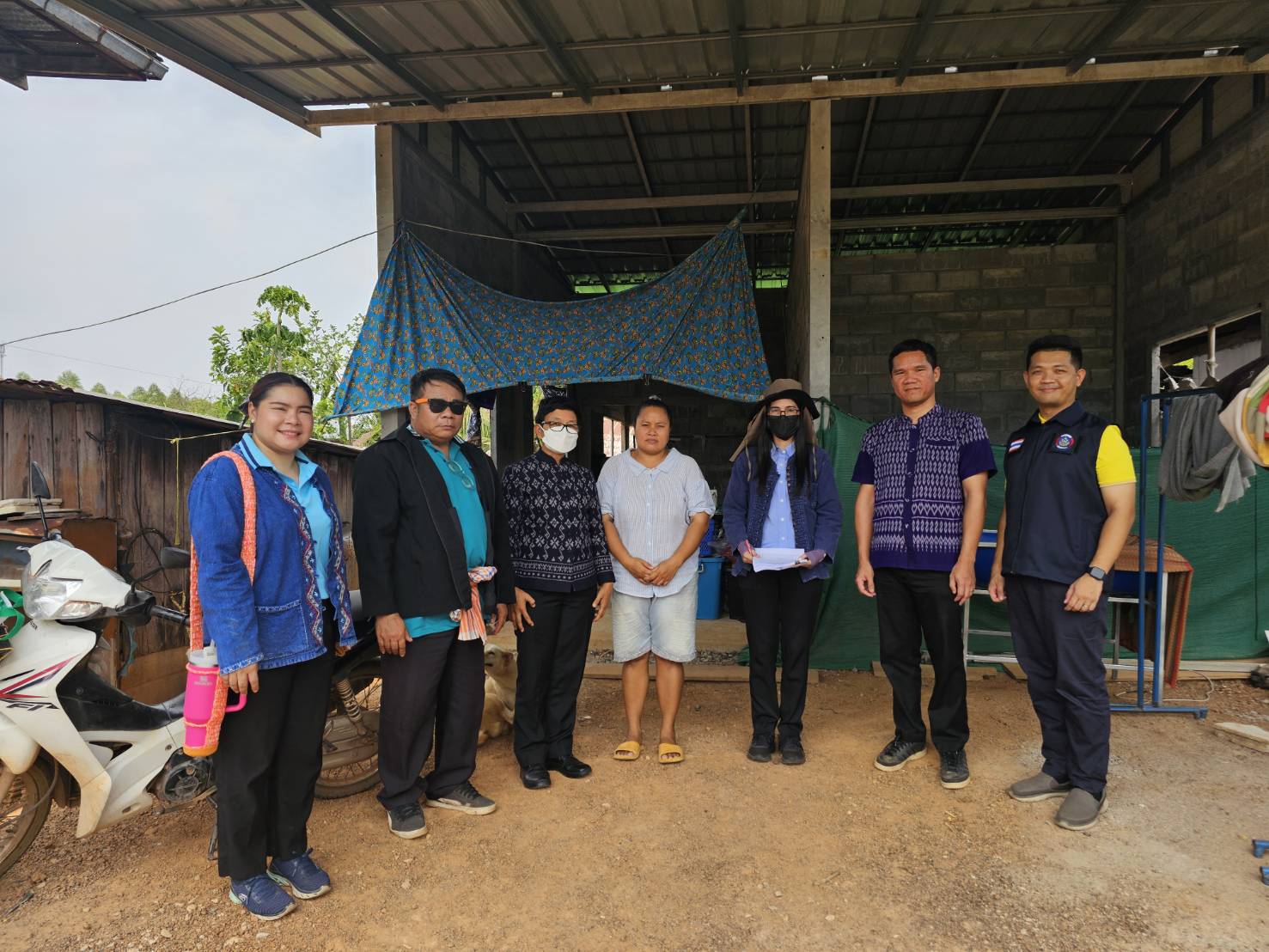 พช.หนองคาย ลงพื้นที่จัดเก็บข้อมูลครัวเรือนที่ขอรับการสนับสนุนวัสดุอุปกรณ์ ภายใต้บันทึกข้อตกลงความร่วมมือในการแก้ไขปัญหาความยากจนเชิงบูรณาการ ระหว่าง กรมการพัฒนาชุมชนกระทรวงมหาดไทย กับ มูลนิธิป่อเต็กตึ๊ง