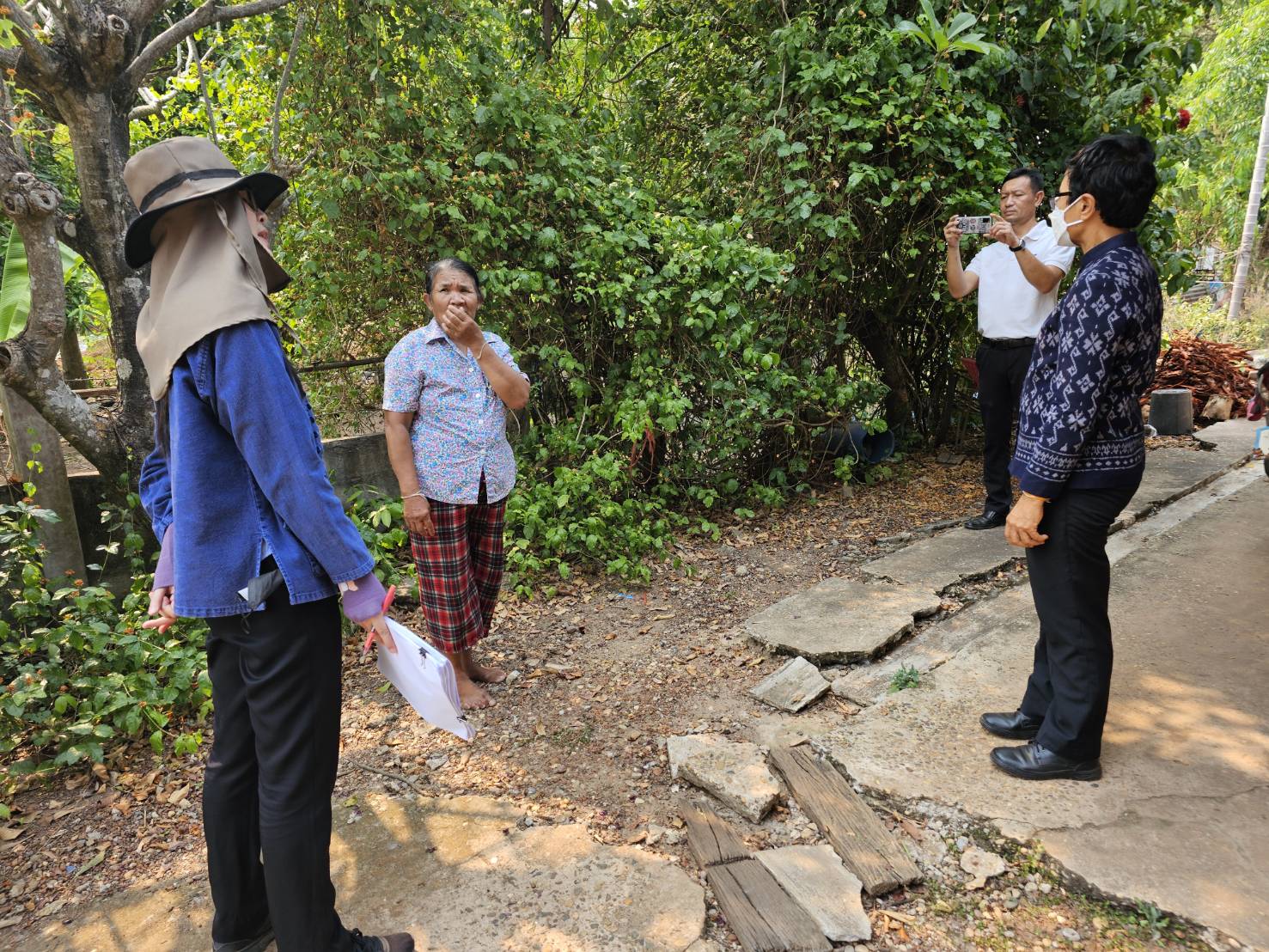 พช.หนองคาย ลงพื้นที่จัดเก็บข้อมูลครัวเรือนที่ขอรับการสนับสนุนวัสดุอุปกรณ์ ภายใต้บันทึกข้อตกลงความร่วมมือในการแก้ไขปัญหาความยากจนเชิงบูรณาการ ระหว่าง กรมการพัฒนาชุมชนกระทรวงมหาดไทย กับ มูลนิธิป่อเต็กตึ๊ง