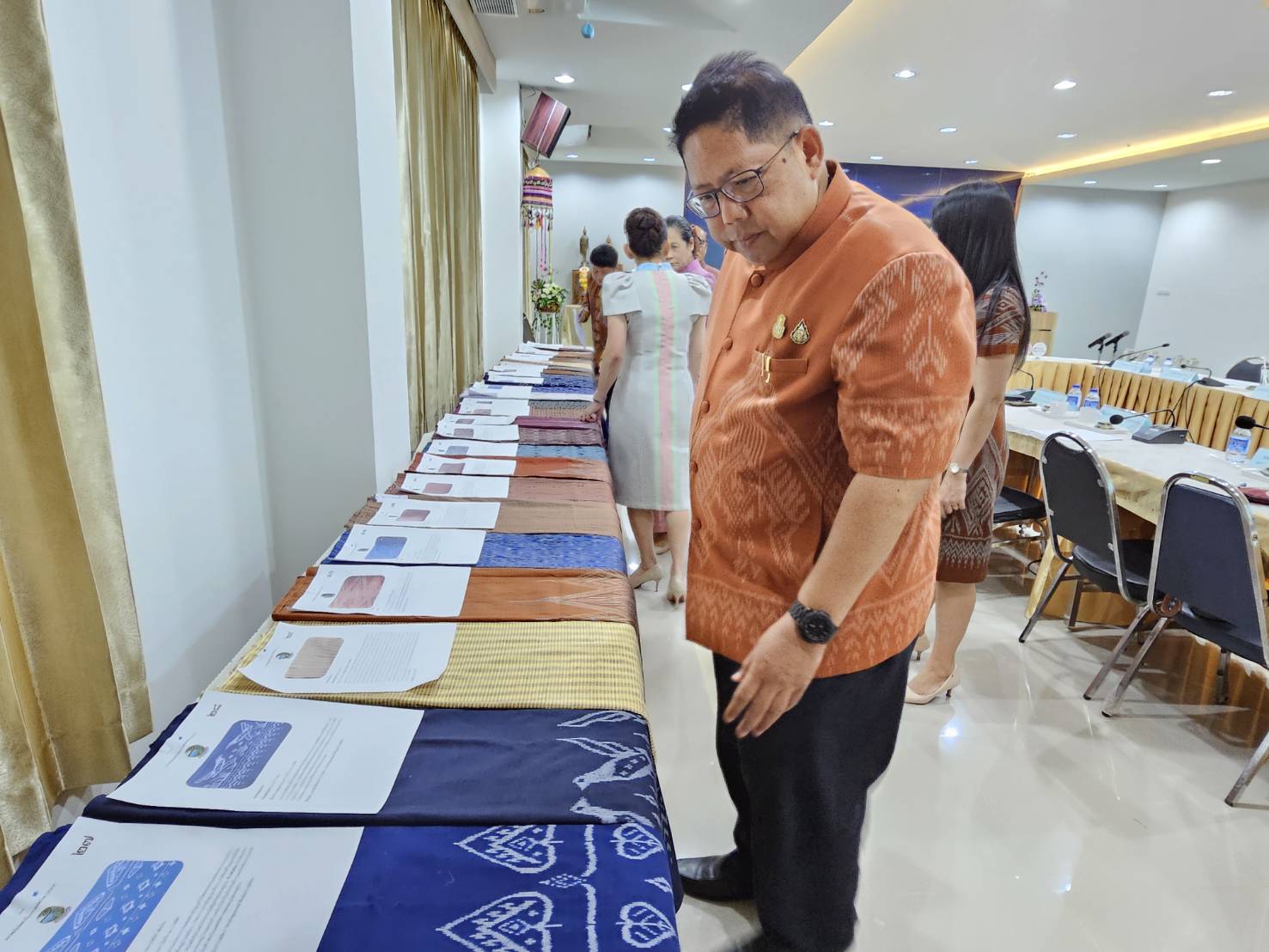 “ผ้าไทหนองคายงามแท้คักขนาด” จังหวัดหนองคาย จัดการประกวดสุดยอดผ้าจังหวัดหนองคาย ประจำปี 2567